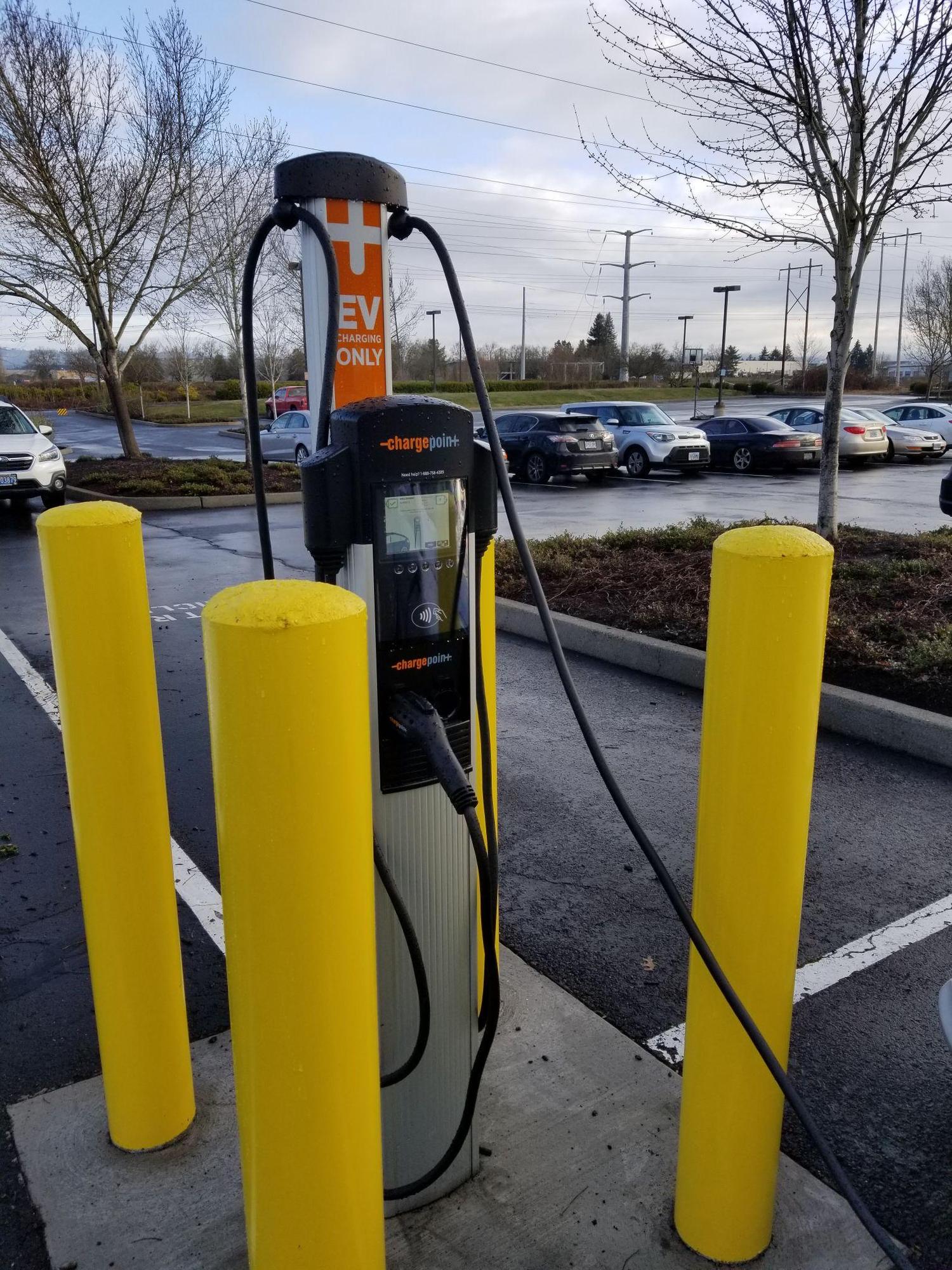 Sunset Corporate Park Wells Fargo Hillsboro, OR EV Station