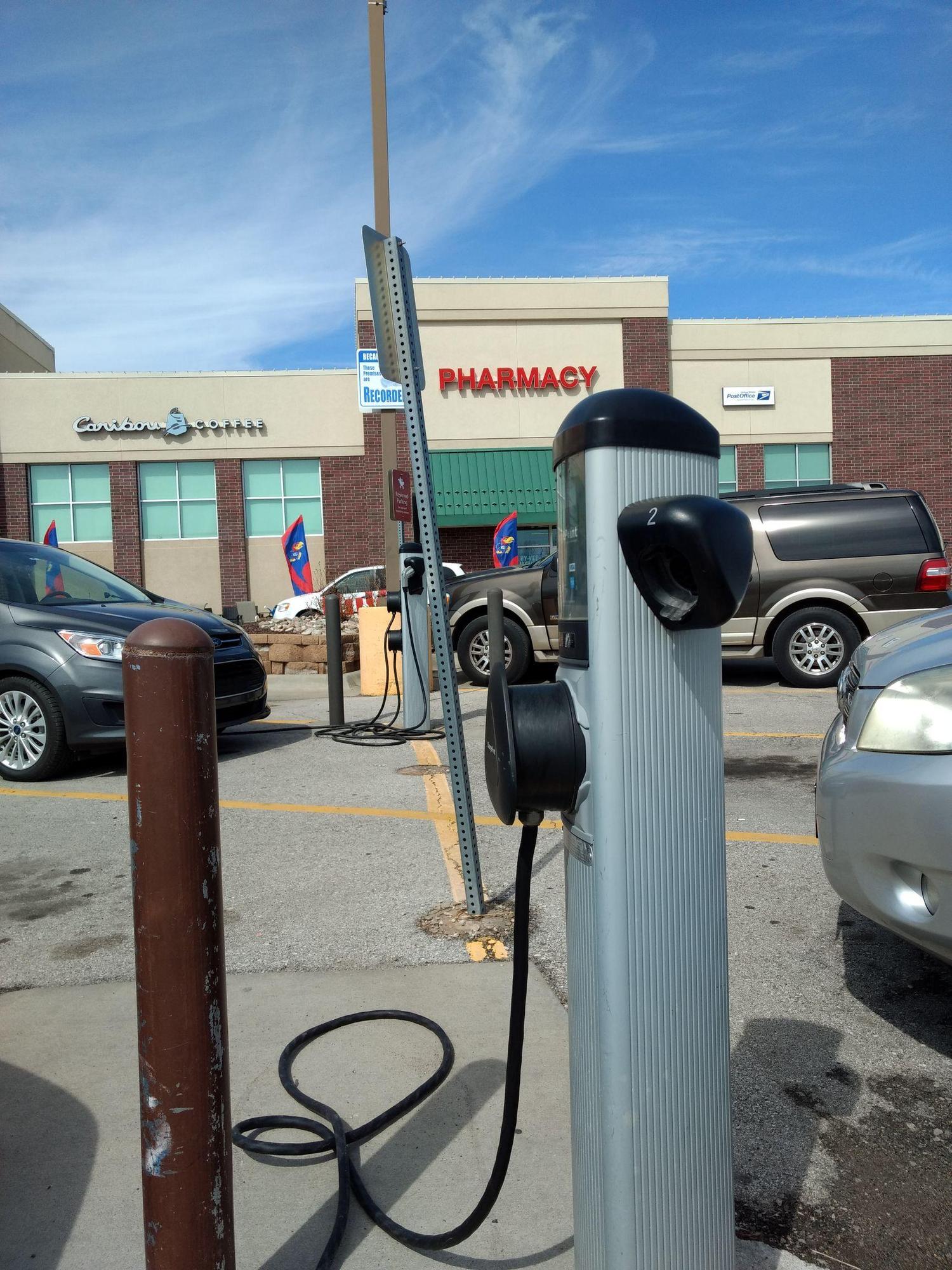 HyVee Lawrence, KS EV Station