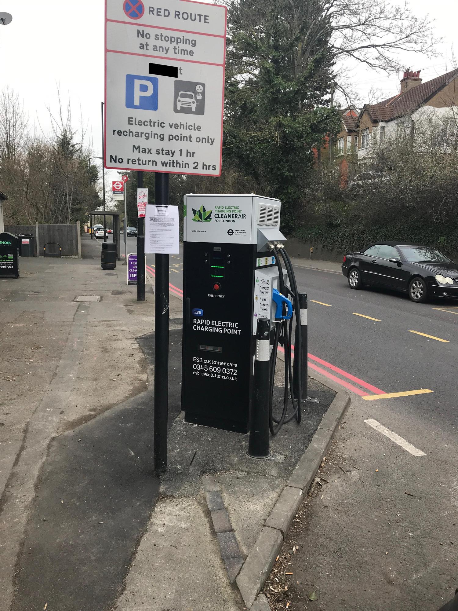 Godstone Road Parking/Charging 7274 Godstone Rd, Kenley CR8 5AA, UK