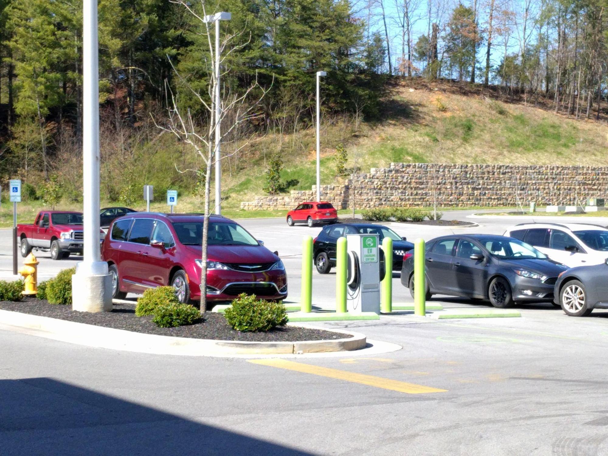 Ingles Markets Lenoir City Lenoir City, TN EV Station