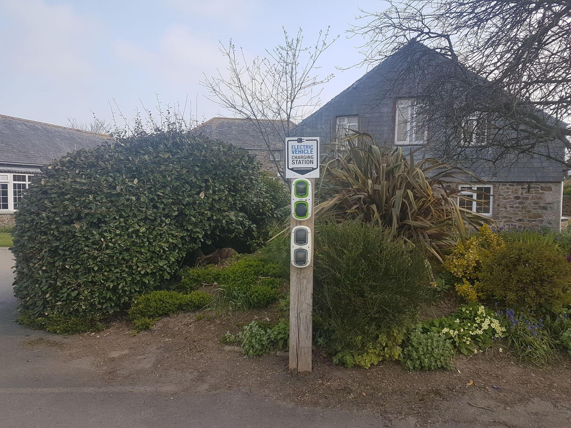 The Olde House Chapel Amble Chapel Amble, England EV Station