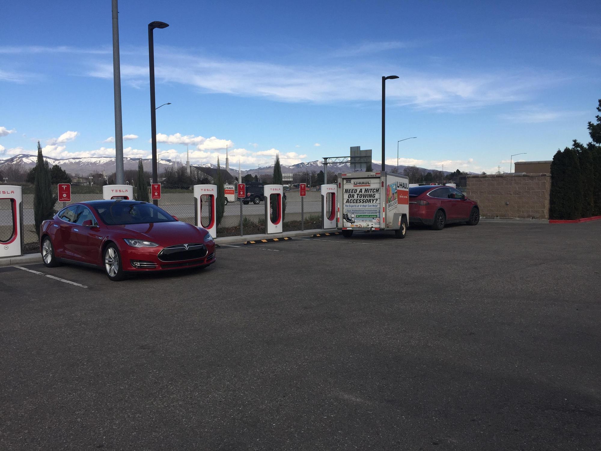 Oxford Suites Boise Boise, ID EV Station