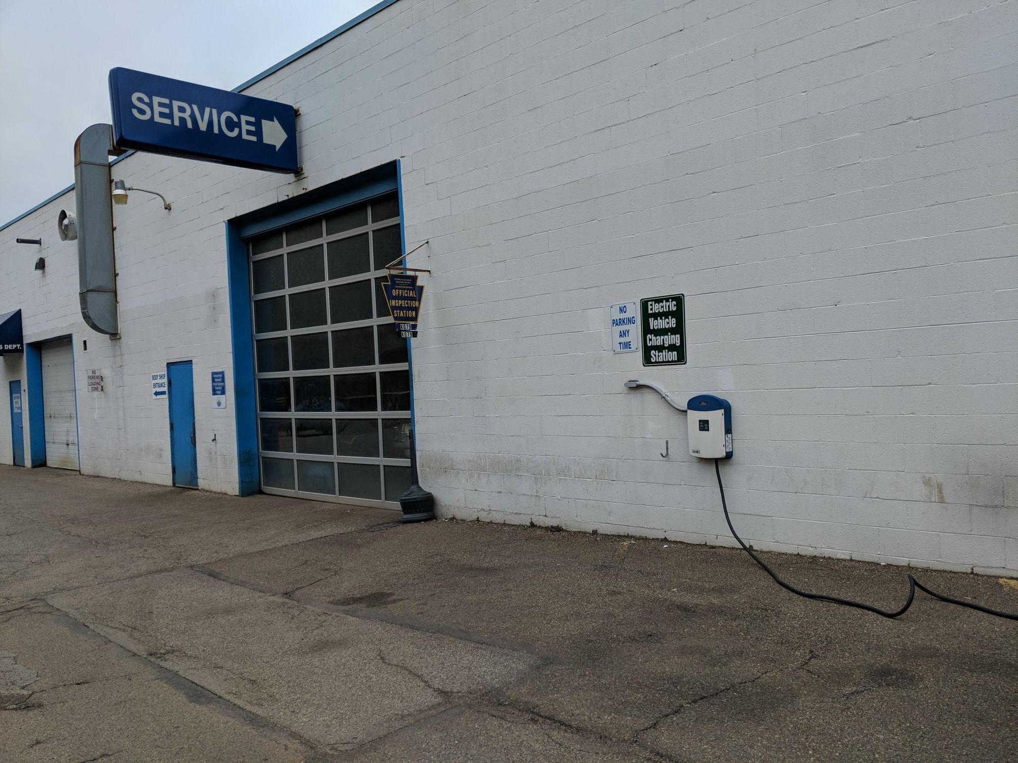 Ford Collision Center Castle Shannon, PA EV Station