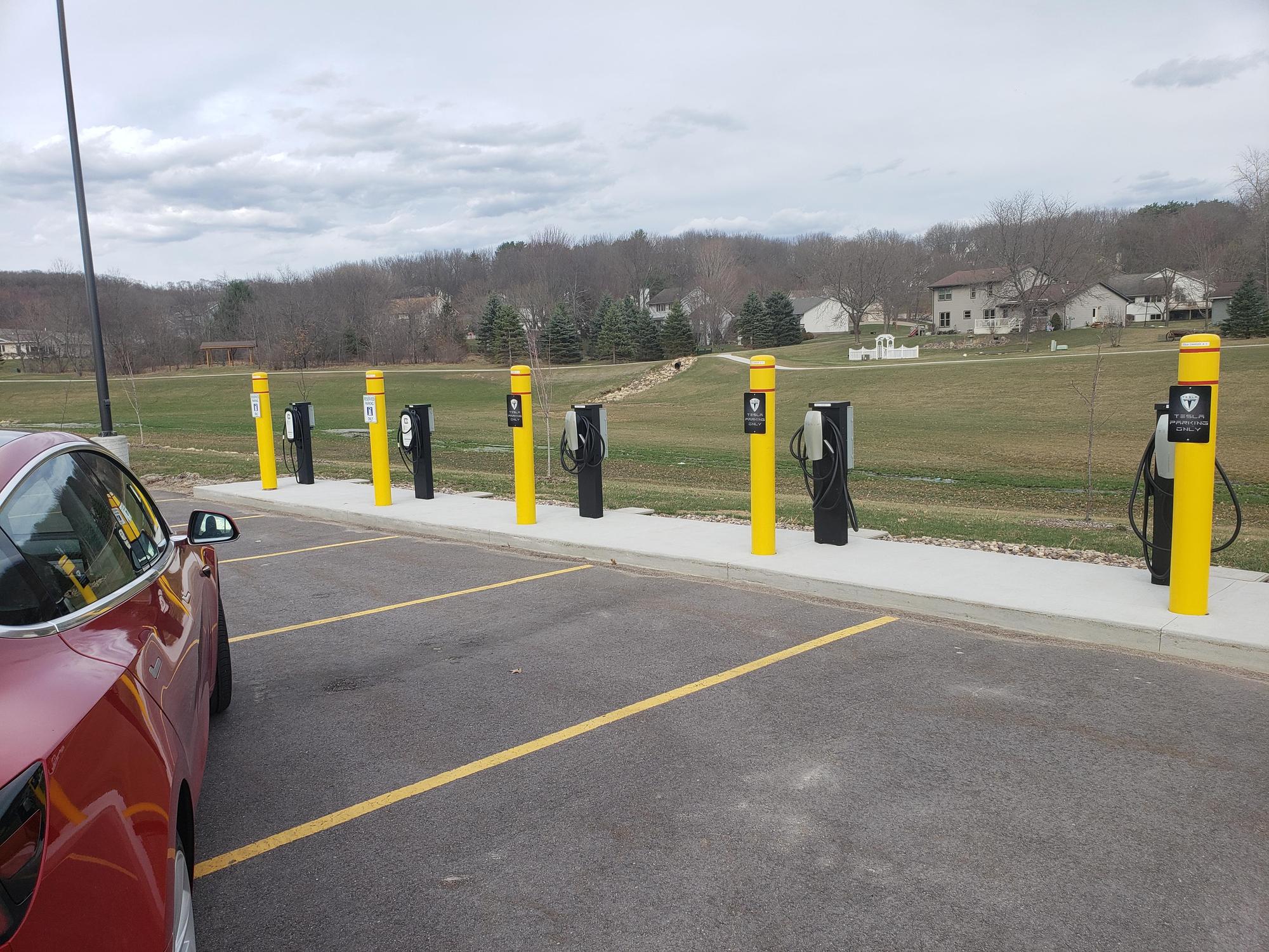 Reedsburg Area Medical Center Reedsburg, WI EV Station