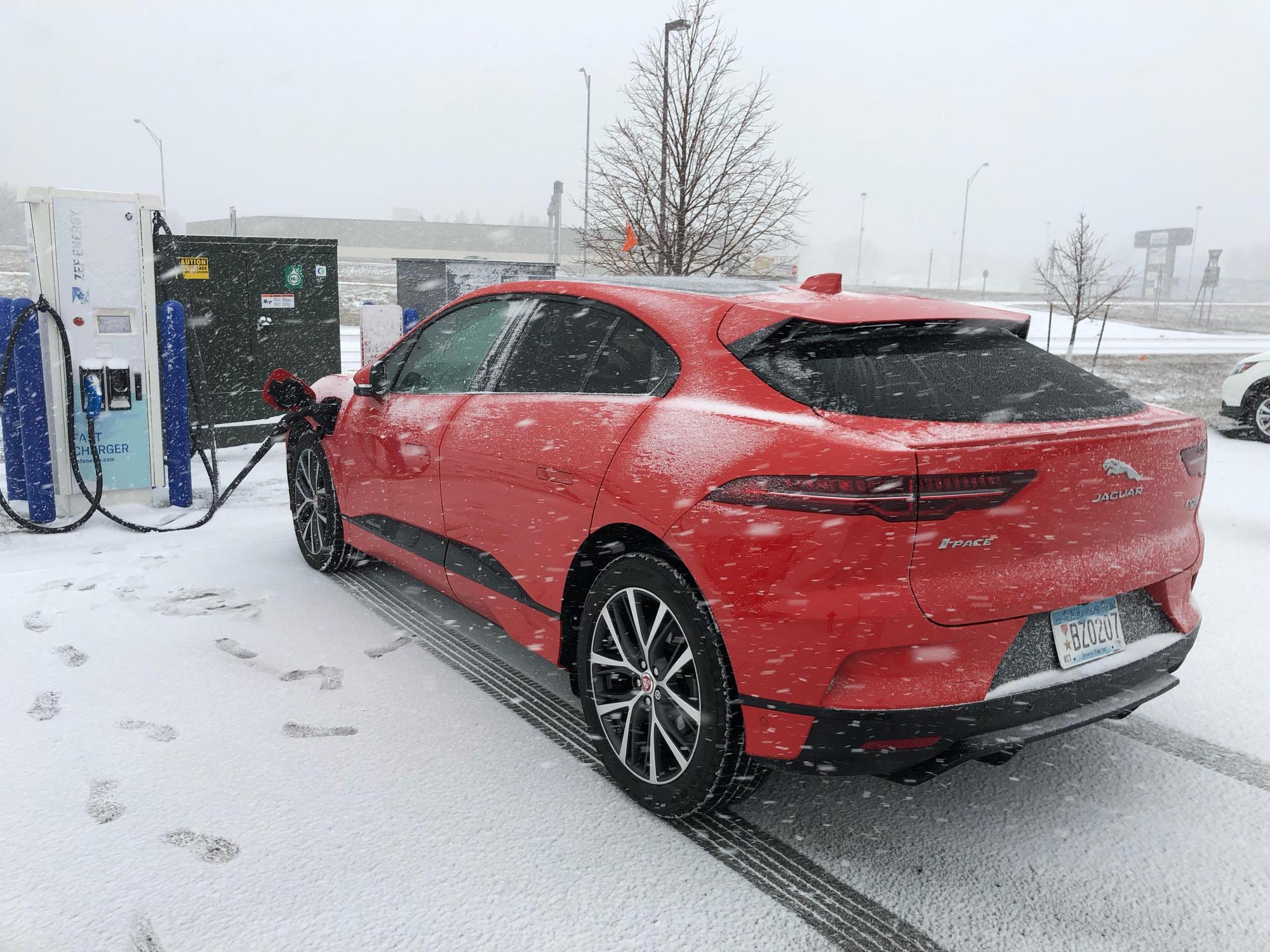 Noodles and Company Moorhead, MN EV Station