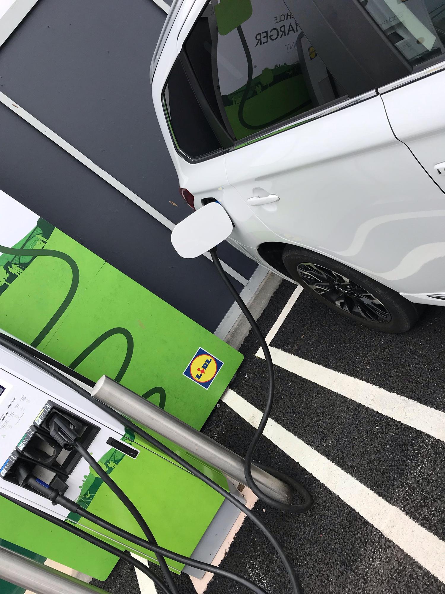 Lidl White Rock Way, Paignton, TQ4 7AZ, United Kingdom EV Station