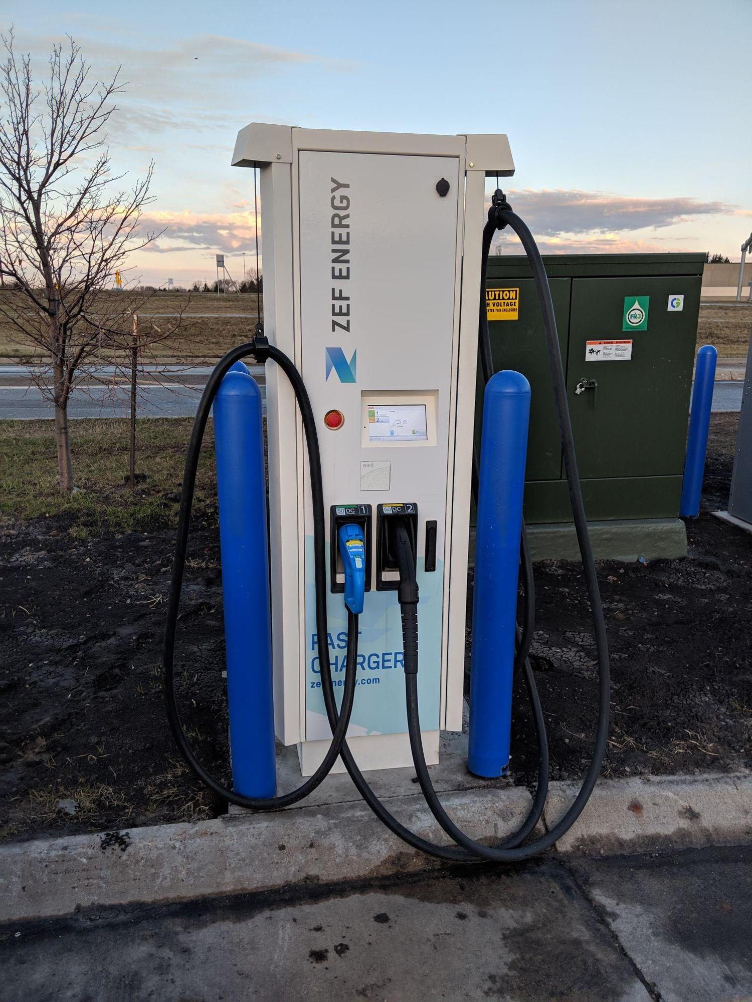 Noodles and Company Moorhead, MN EV Station