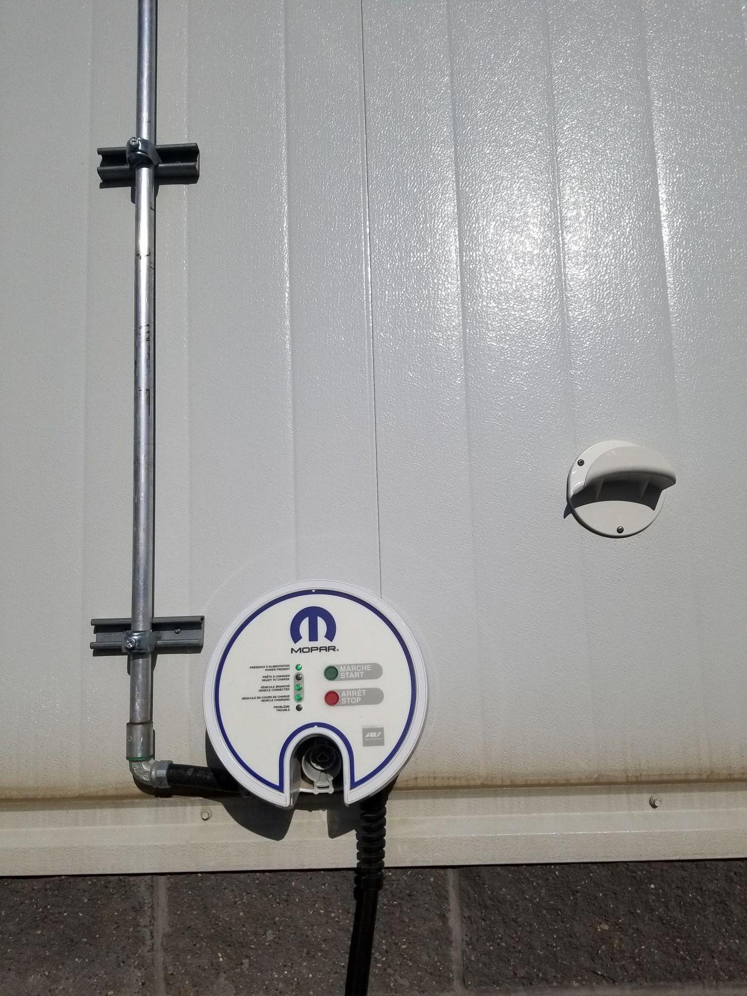 Jackson Dodge Chrysler Jeep Ram Medicine Hat, AB EV Station