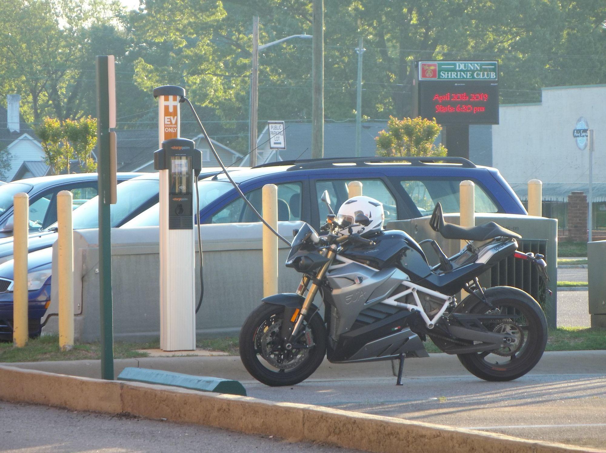 Dunn Parking Lot Dunn, NC EV Station