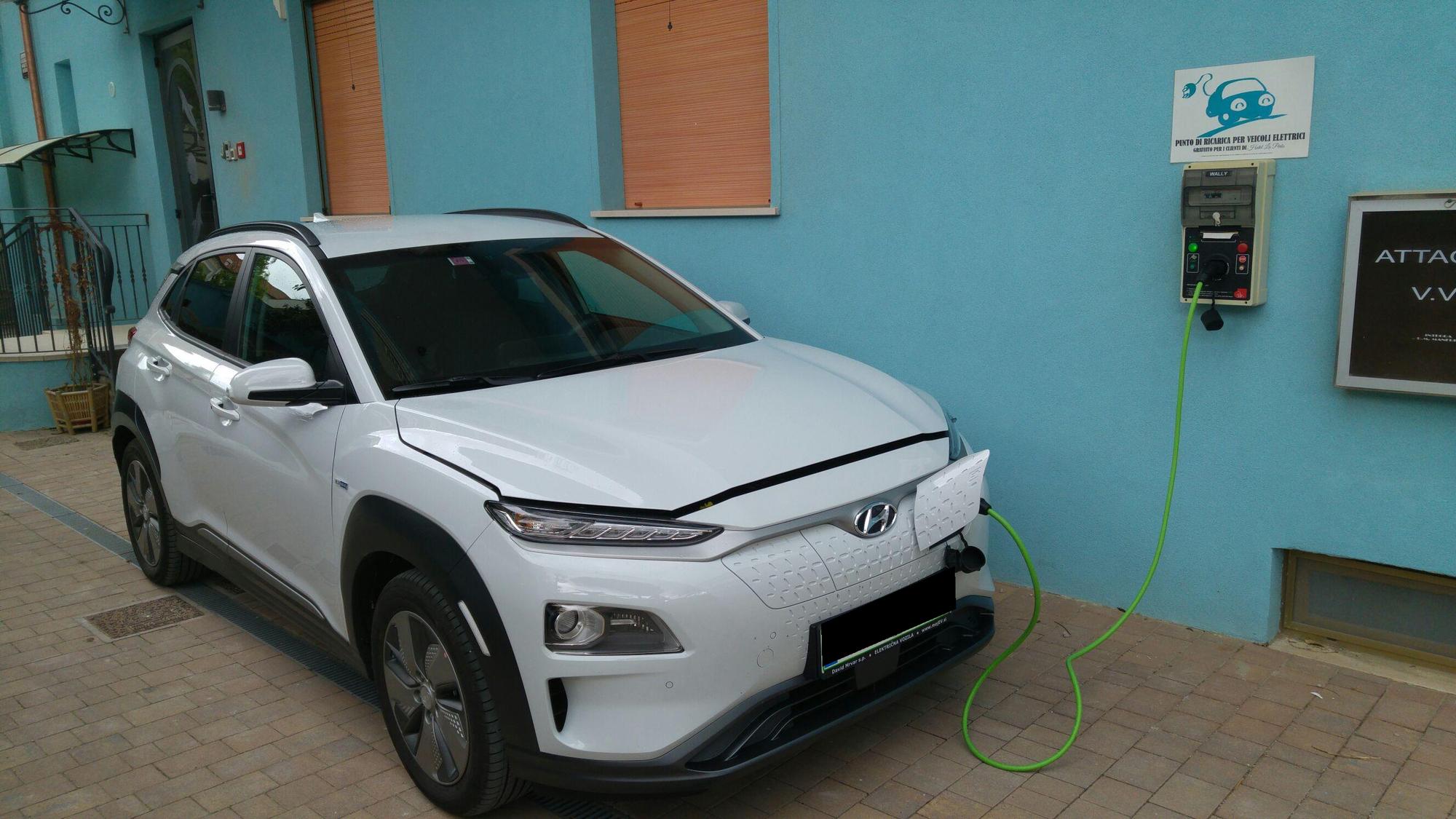 Hotel La Perla Igea Marina, EmiliaRomagna EV Station