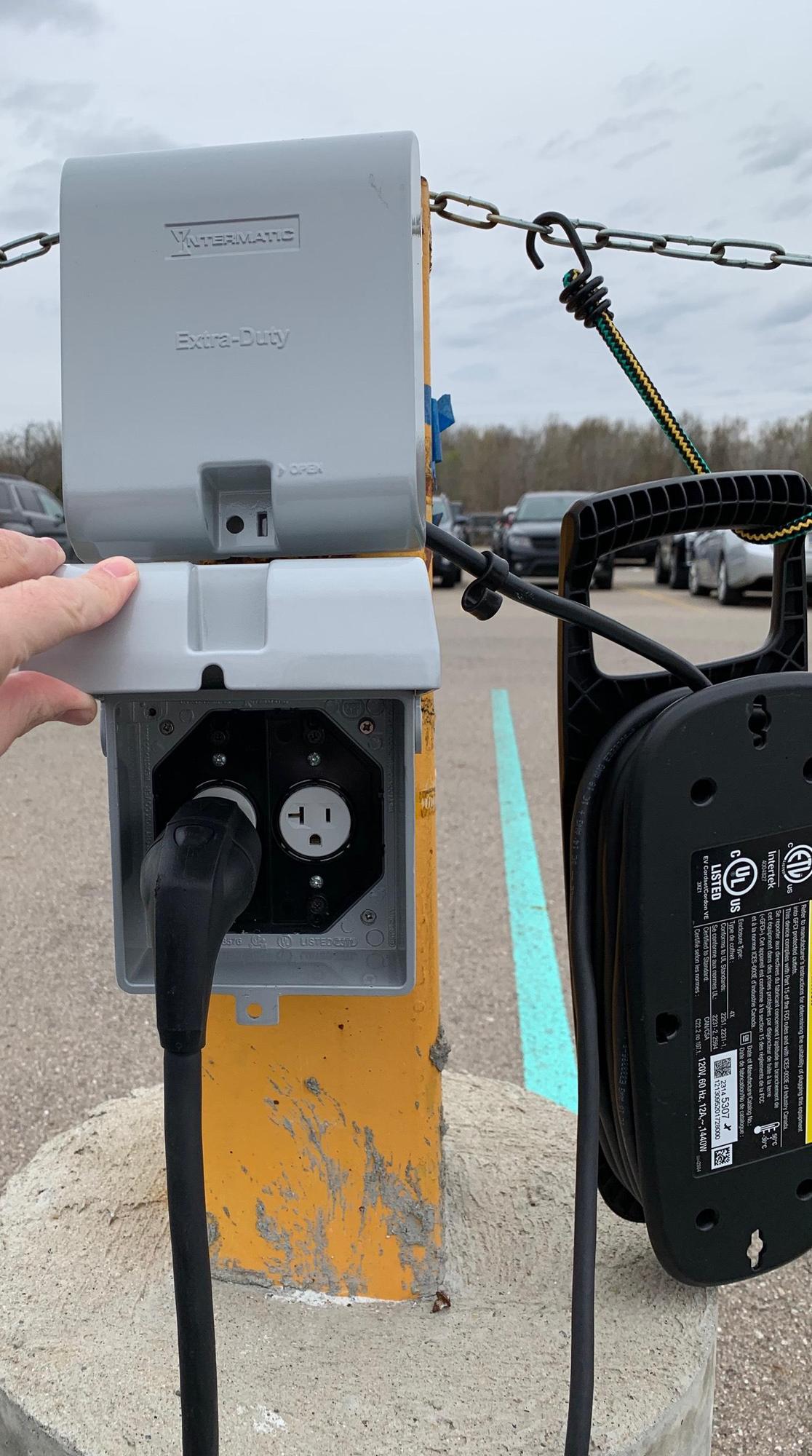 Qwik Park Detroit Metro Airport Romulus, MI EV Station