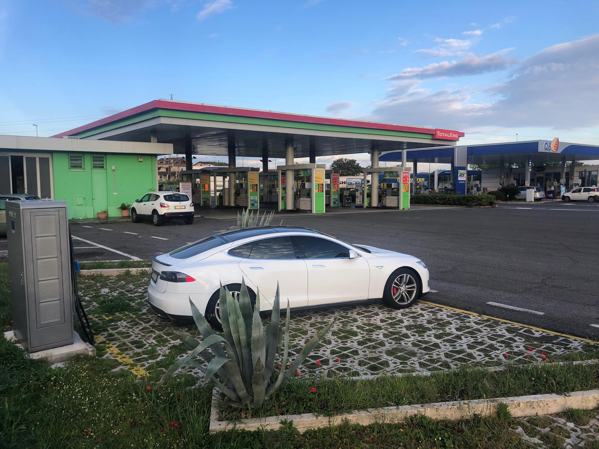 Grande Raccordo Anulare Roma, Lazio EV Station