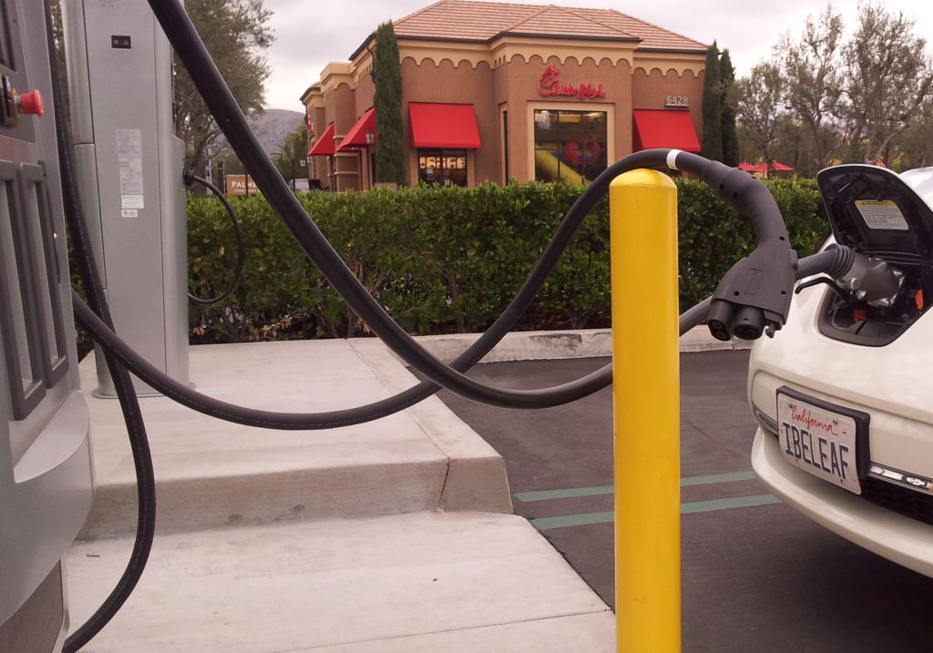 Woodbury Town Center Chipotle Irvine, CA EV Station