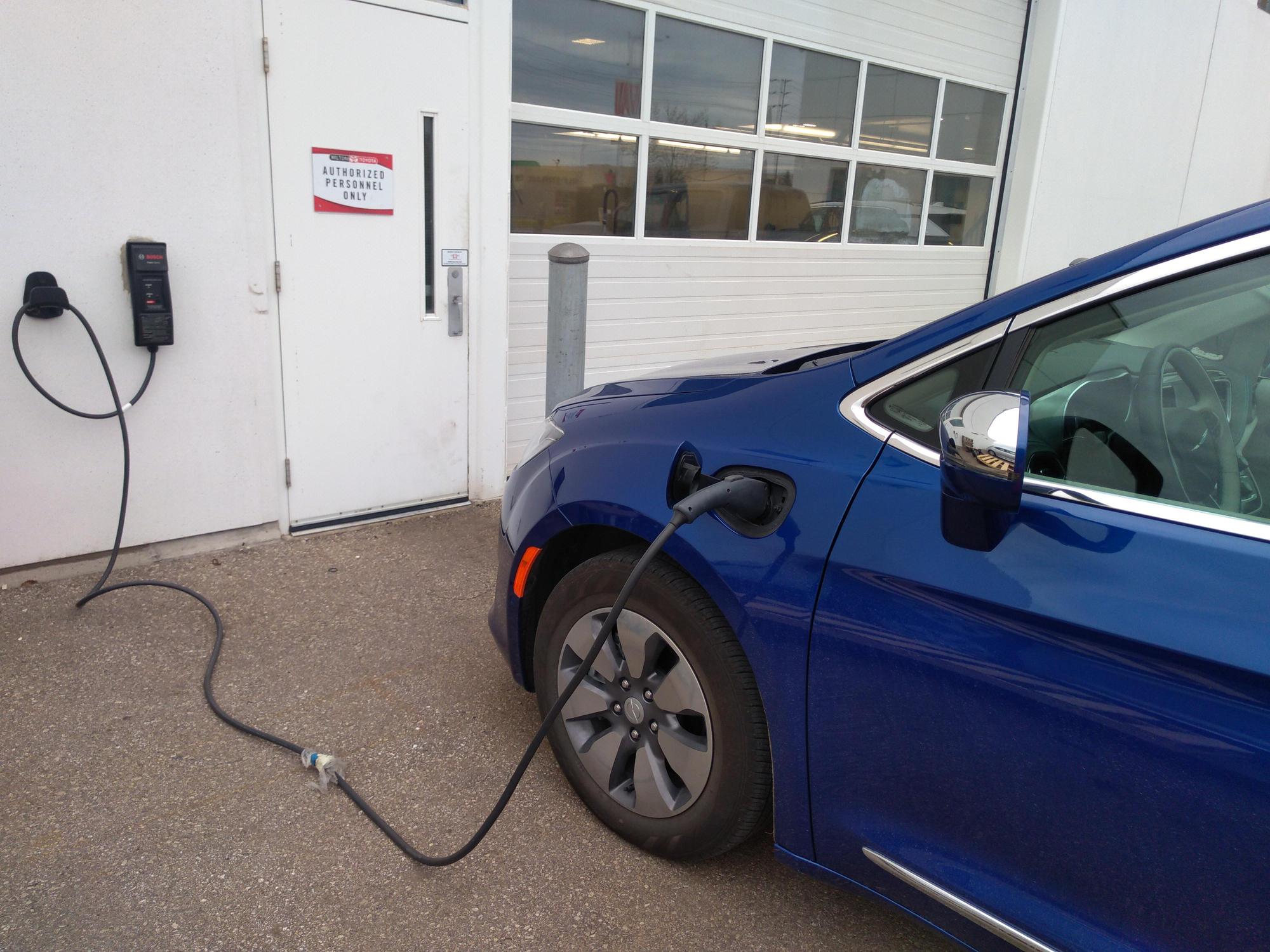 Milton Toyota Milton, ON EV Station