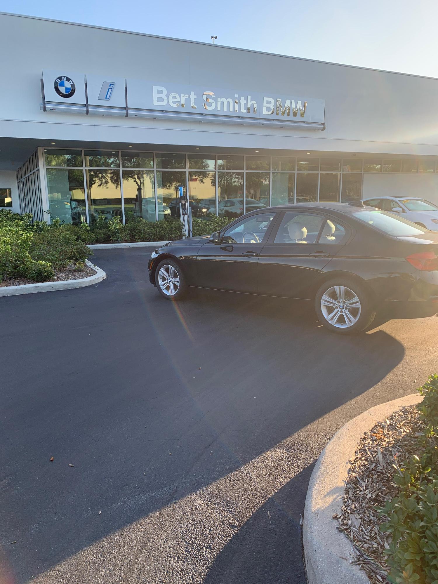 Bert Smith BMW | St. Petersburg, FL | EV Station