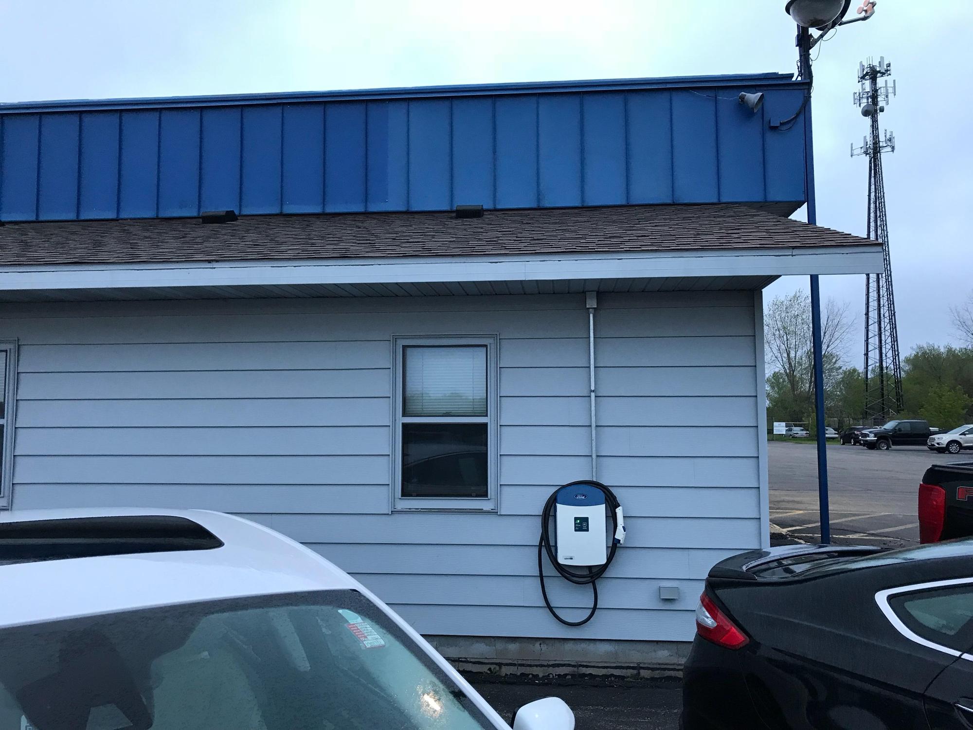 Peterson Ford Kenyon, MN EV Station