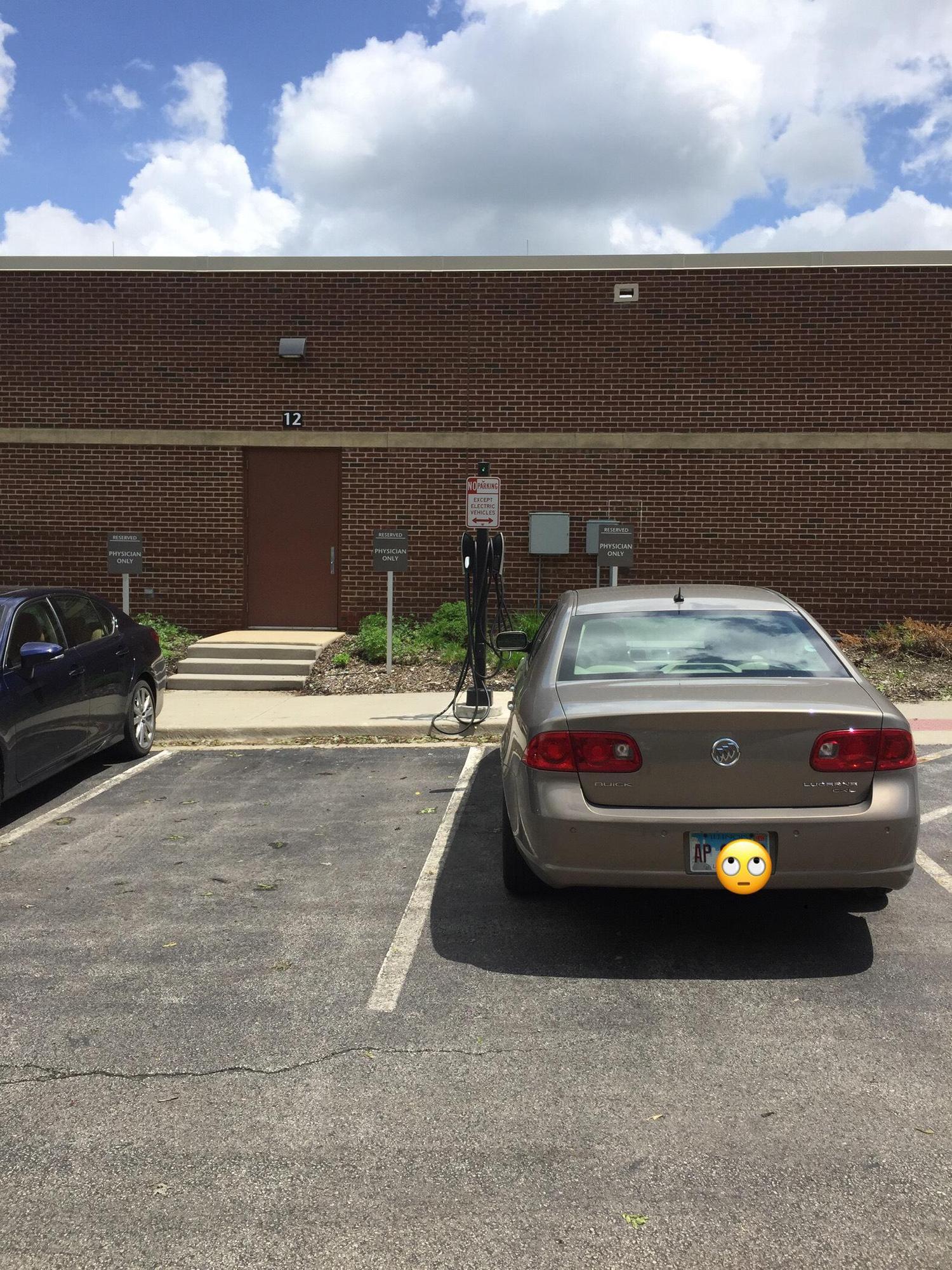 Elmhurst Hospital Parking Lot Elmhurst, IL EV Station
