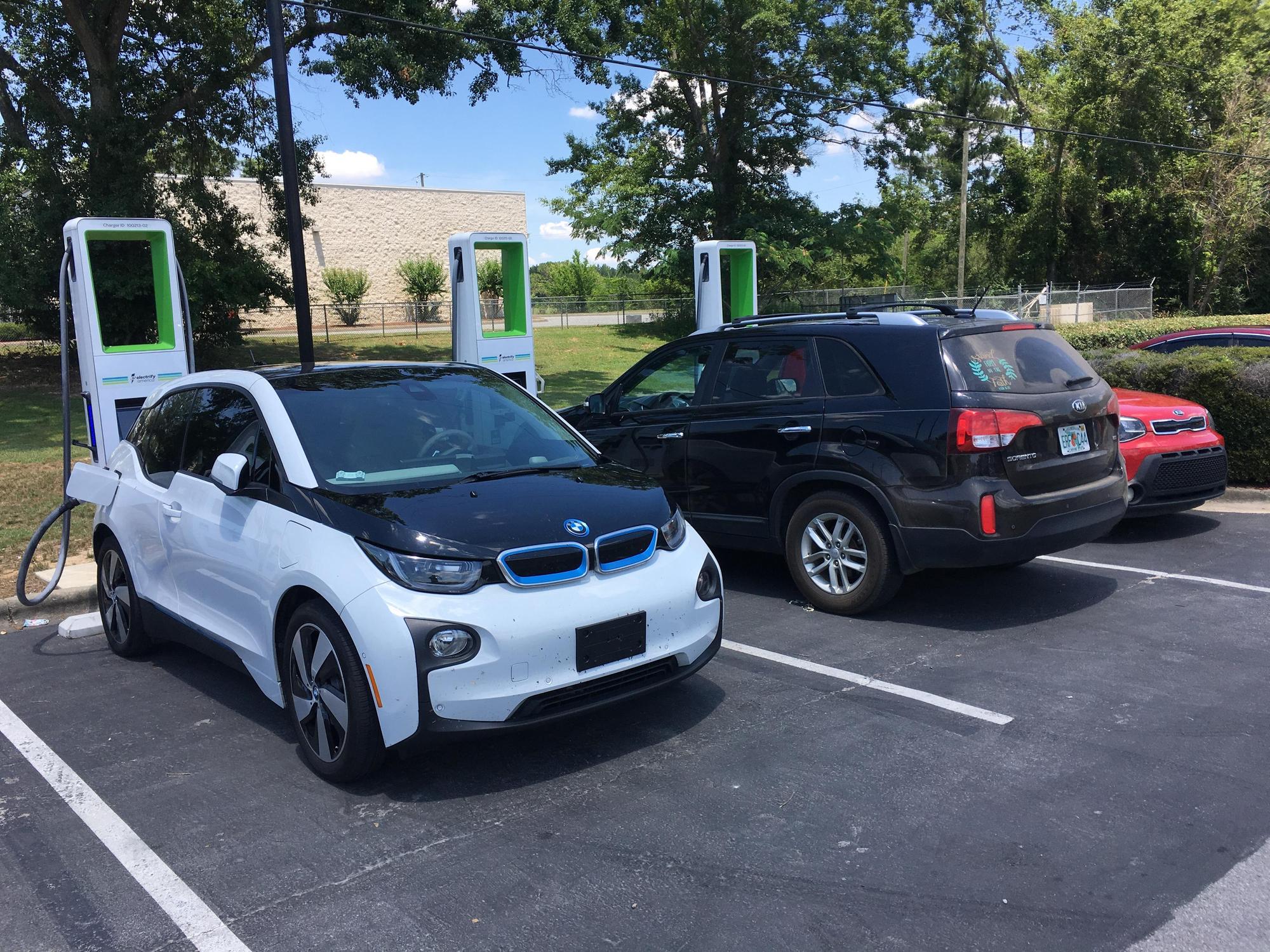Walmart Supercenter Chipley, FL EV Station