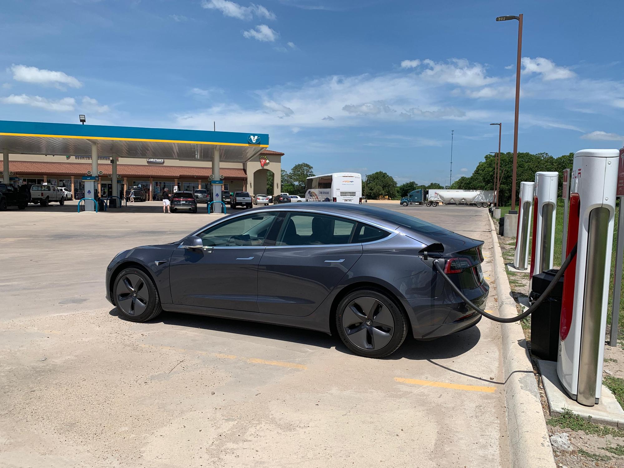 Amigos Country Corner & Travel Center Flatonia, TX EV Station