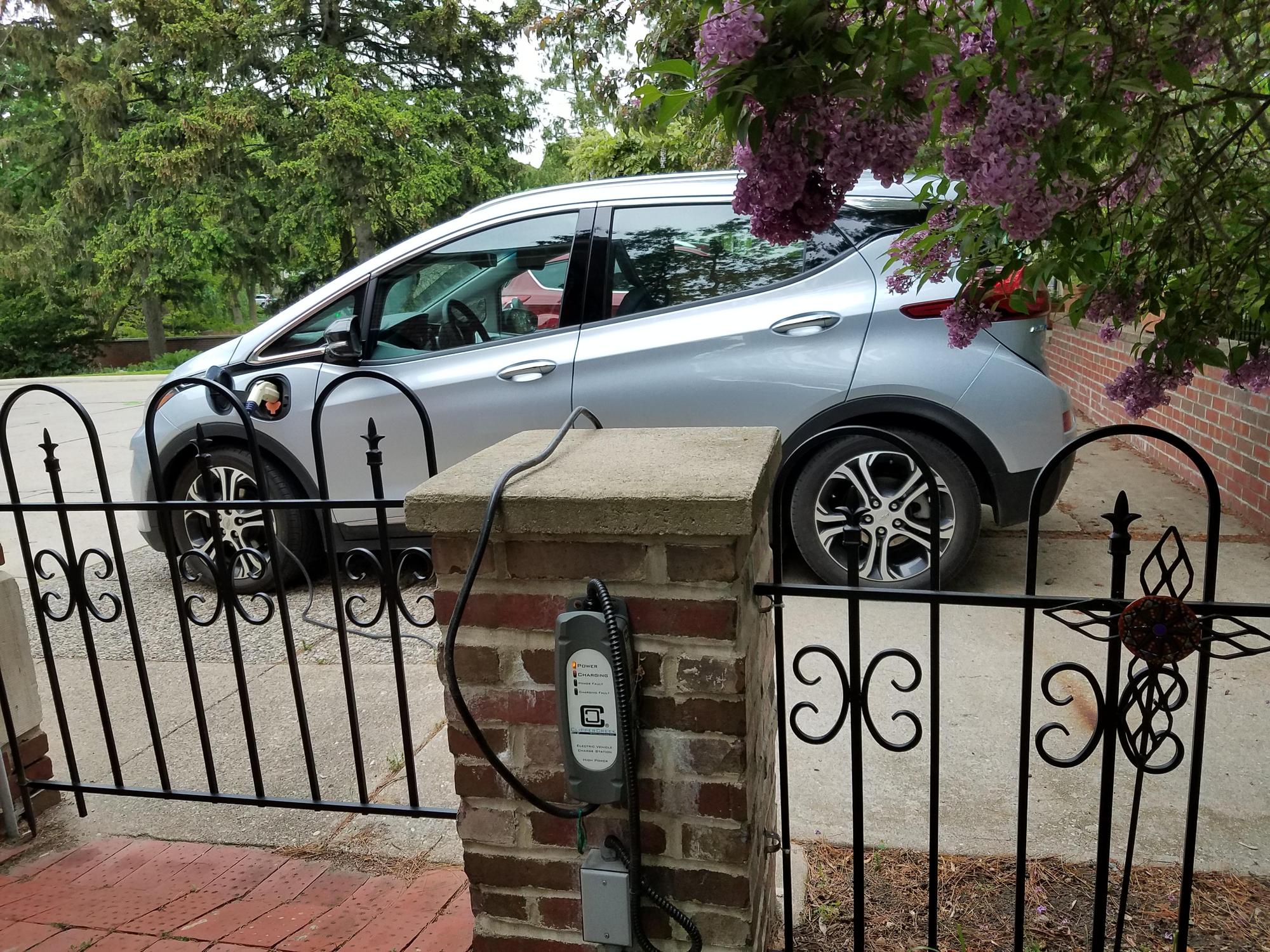 Peaches Bed & Breakfast Grand Rapids, MI EV Station