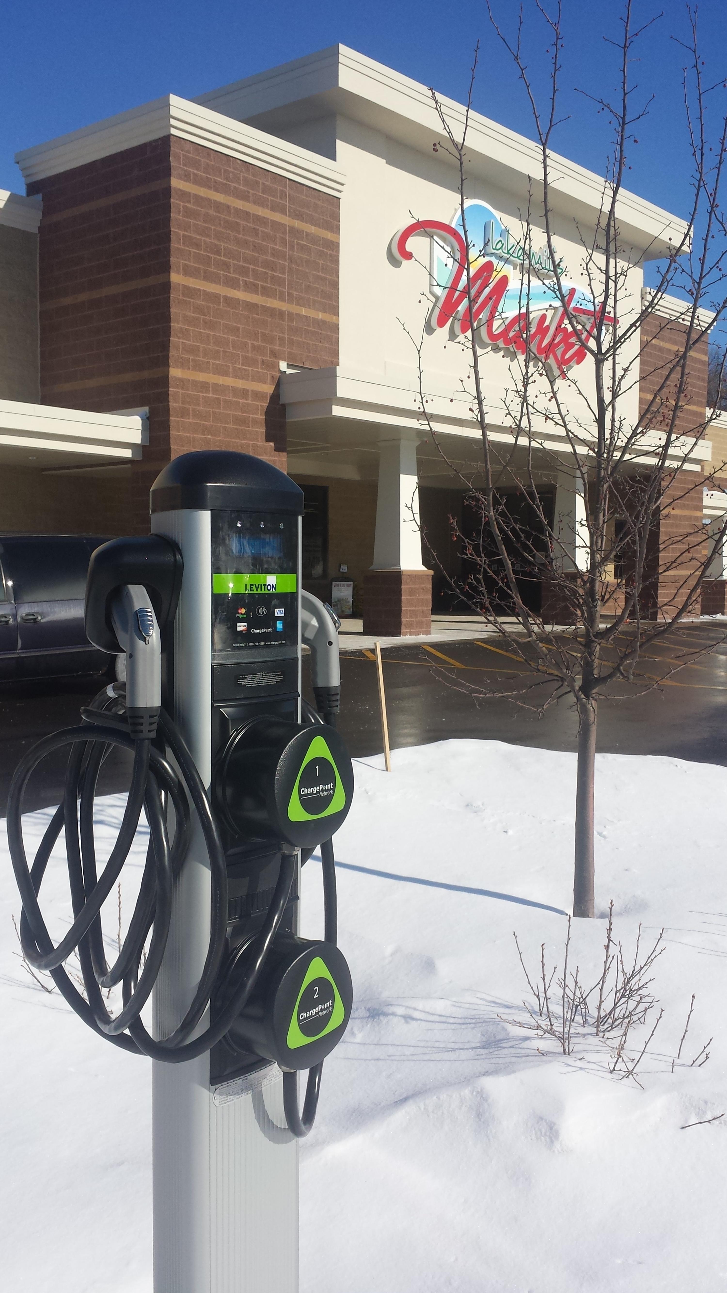 Lake Mills Market Lake Mills, WI EV Station