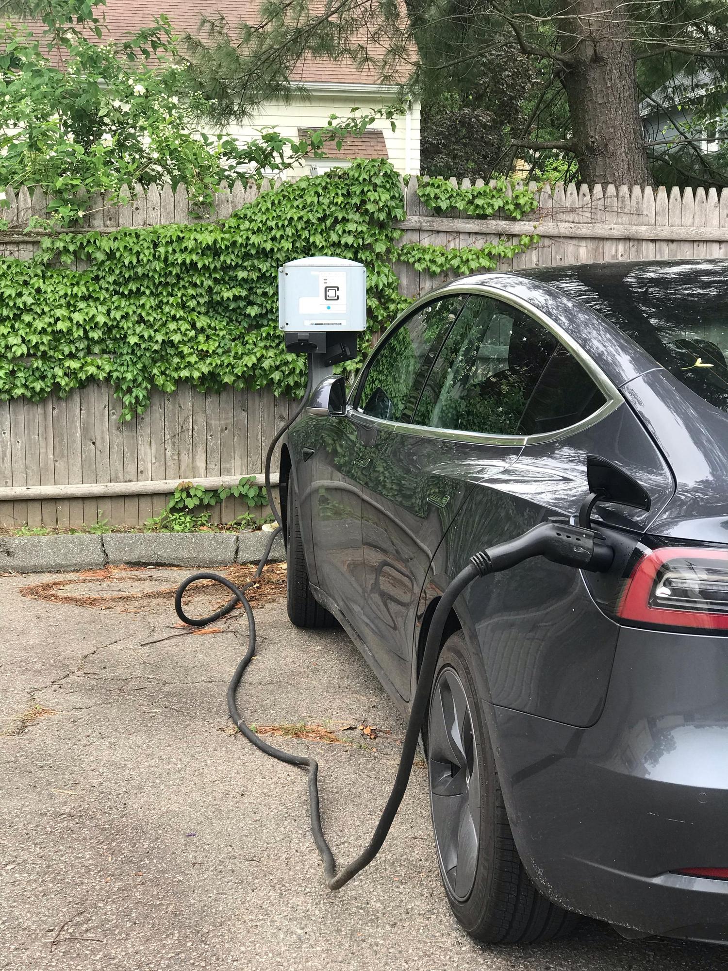 Cambridge Self Storage Cambridge, MA EV Station