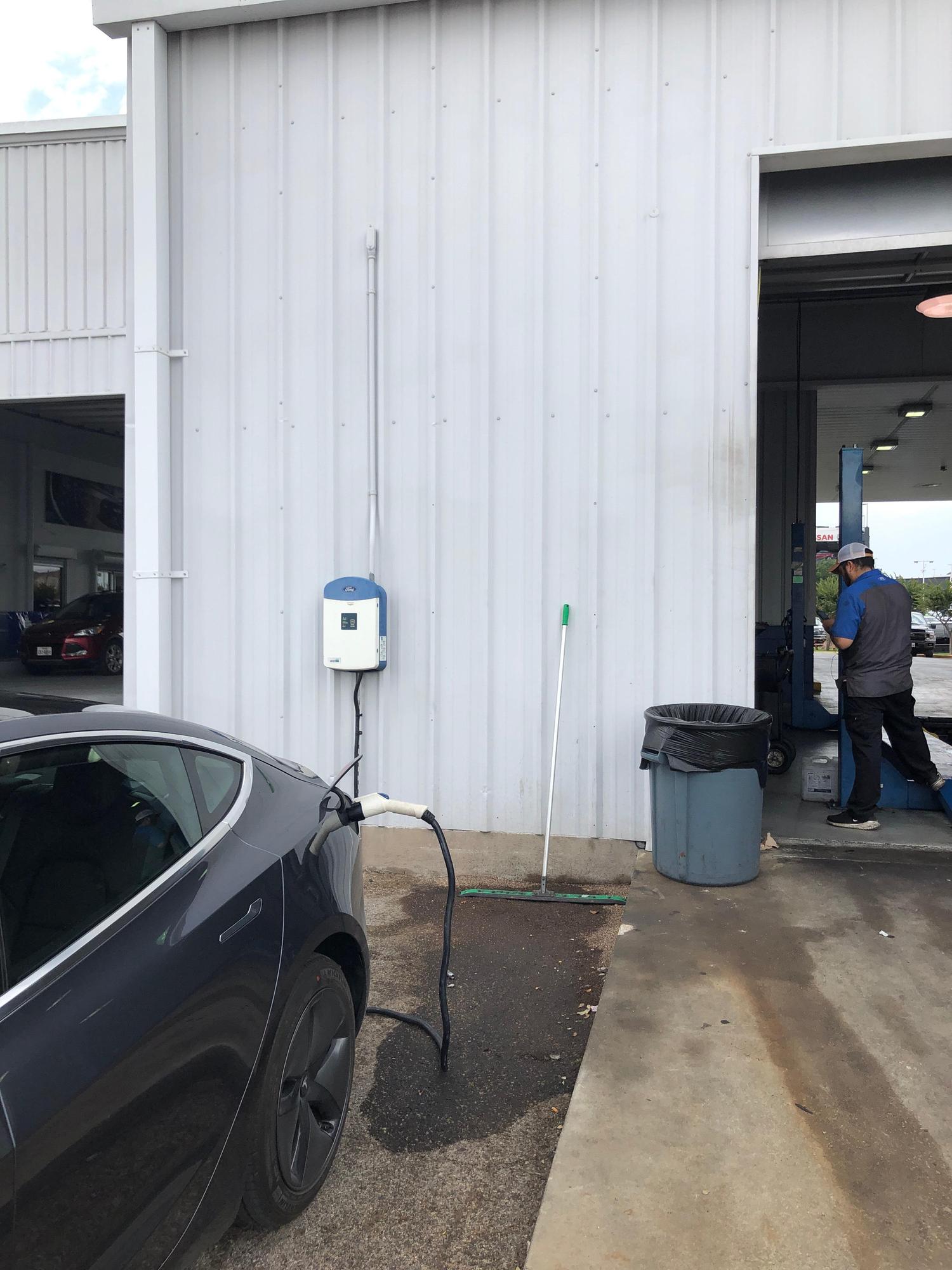 Maxwell Ford Austin, TX EV Station