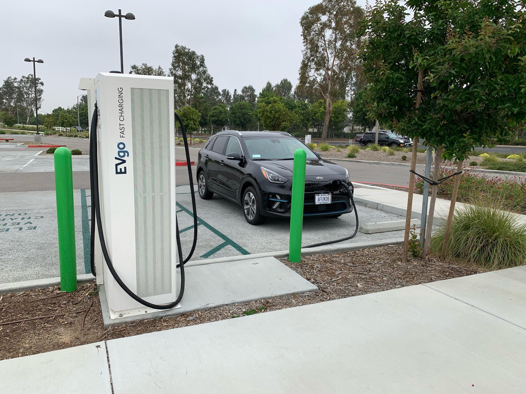 Bridgeport Marketplace Santa Clarita, CA EV Station