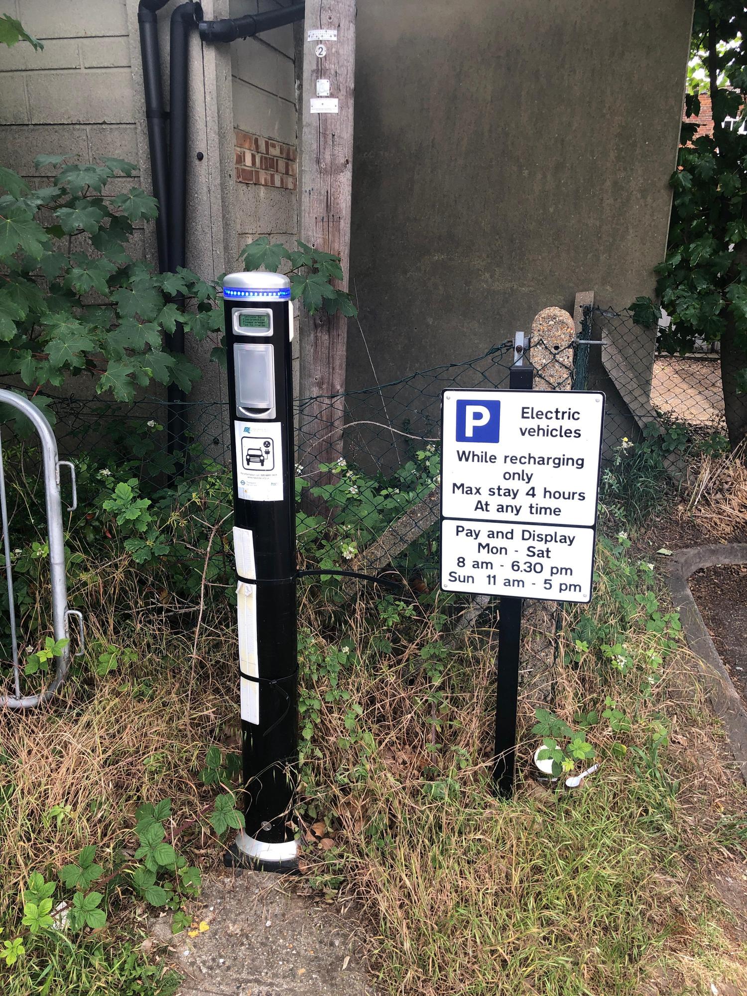 Old Deer Park Car Park Park Ln, Richmond TW9 2RB, UK EV Station