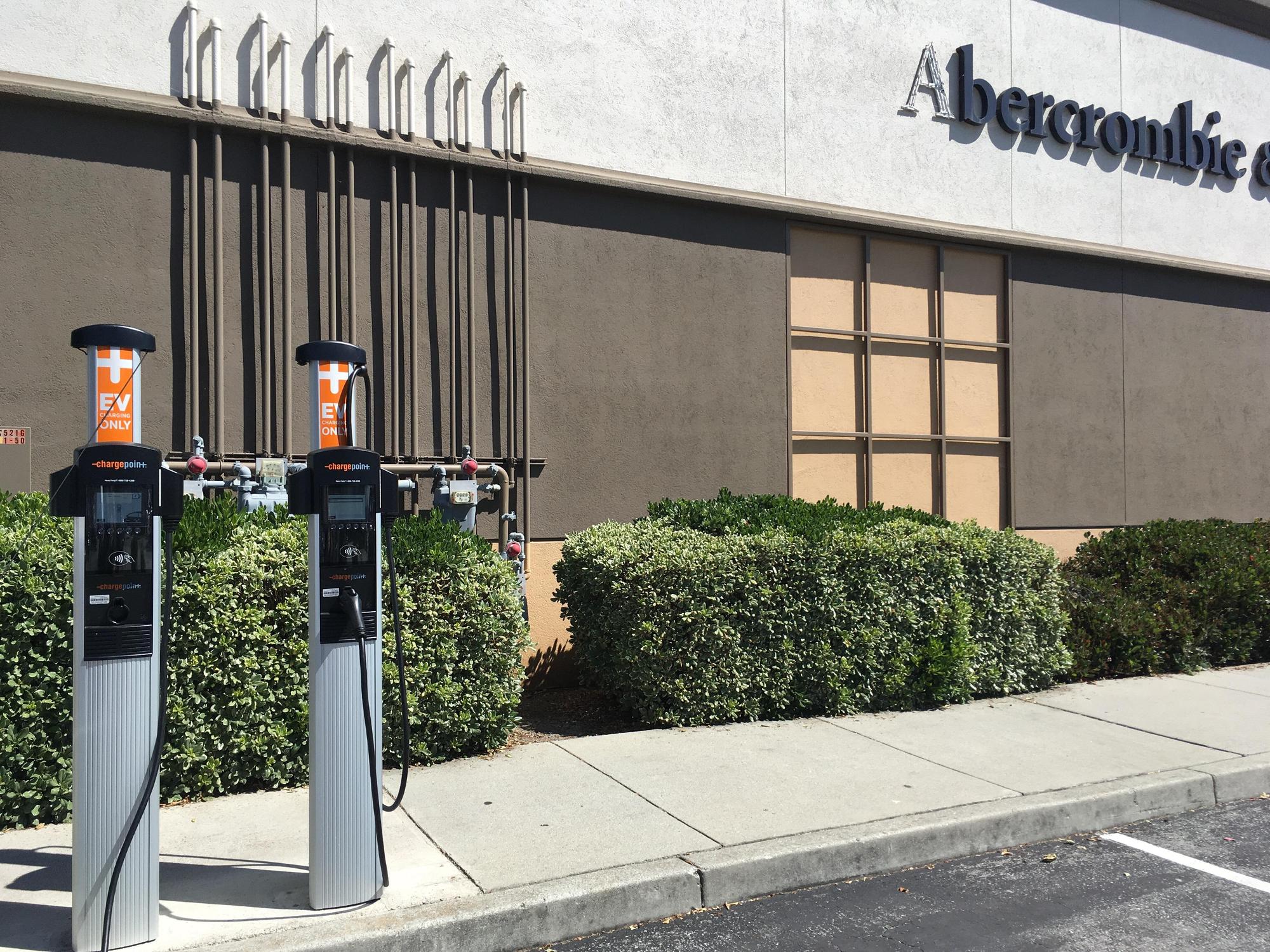Gilroy Premium Outlets (2) Gilroy, CA EV Station