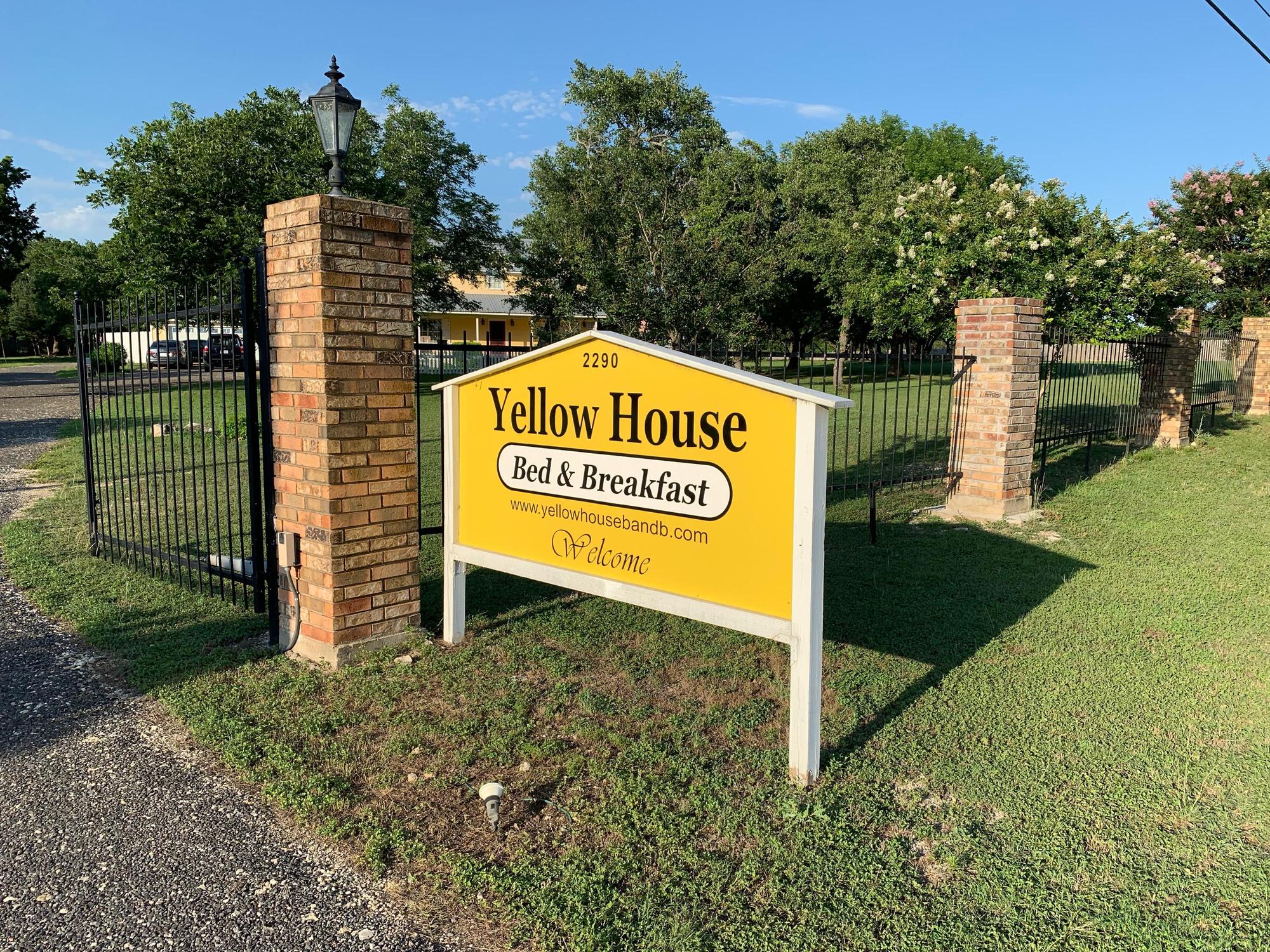 Yellow House Bed and Breakfast and Event Center Salado, TX EV Station