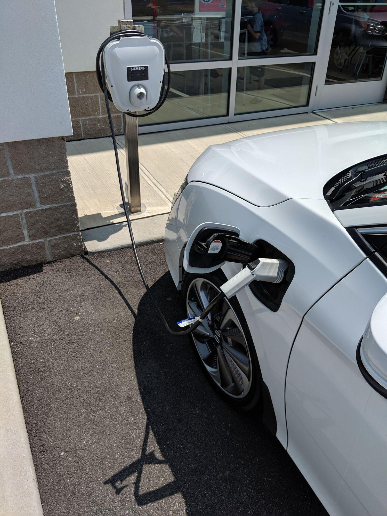 Apple Honda Service Riverhead, NY EV Station