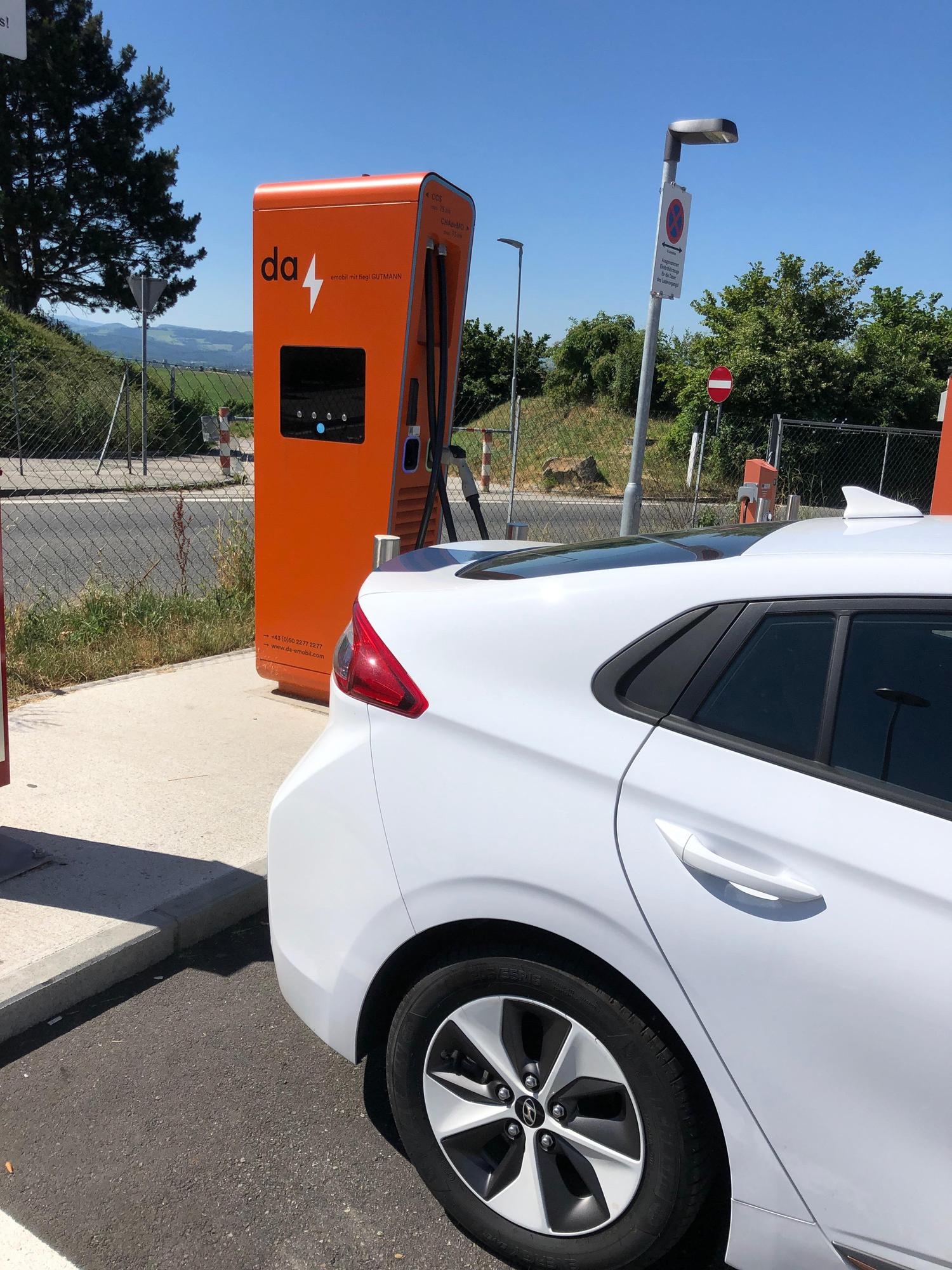 Da Emobil Charging Station