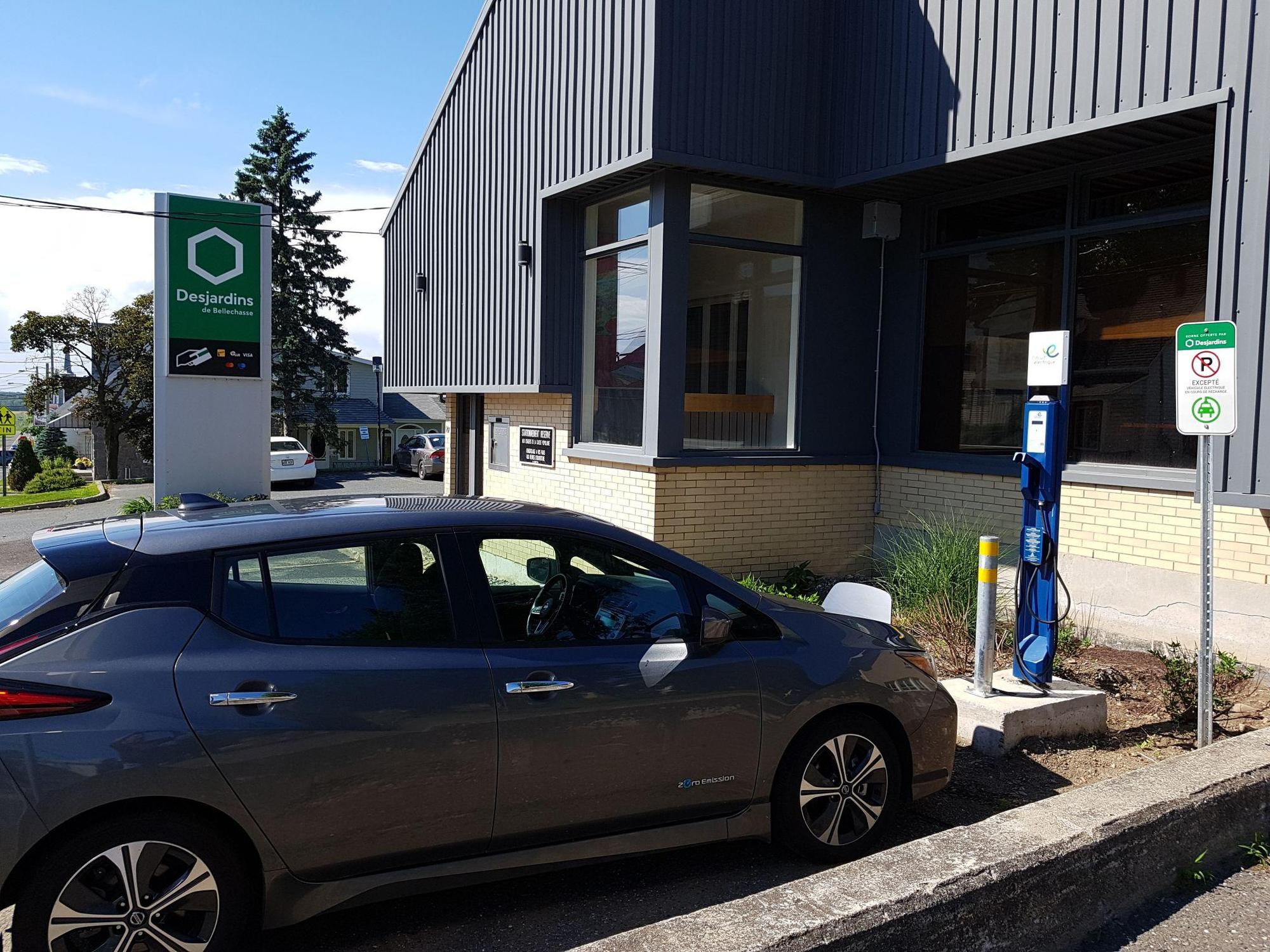 Caisse Desjardins SaintGervais, QC EV Station