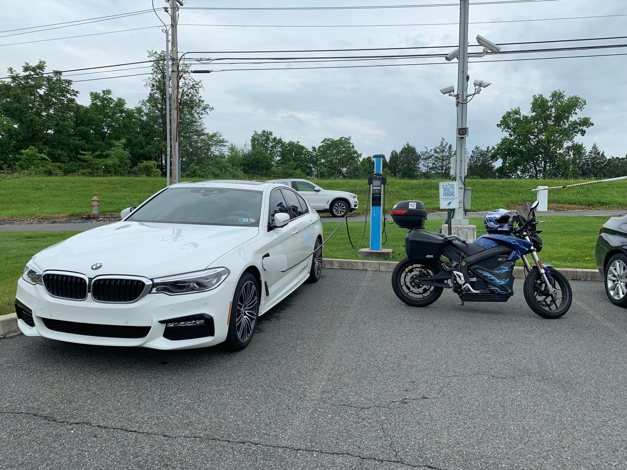 Daniels BMW Allentown, PA EV Station