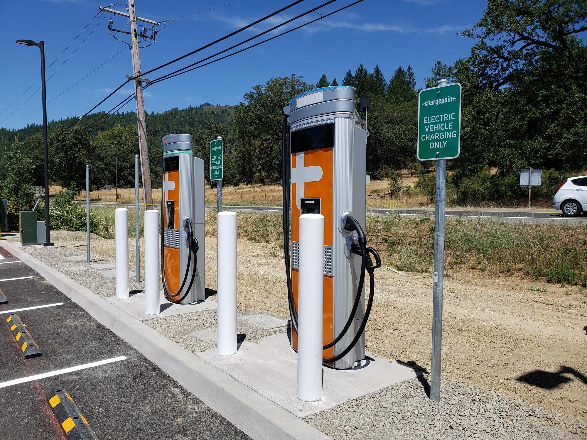 Anna's Asian Palace (1) Laytonville, CA EV Station