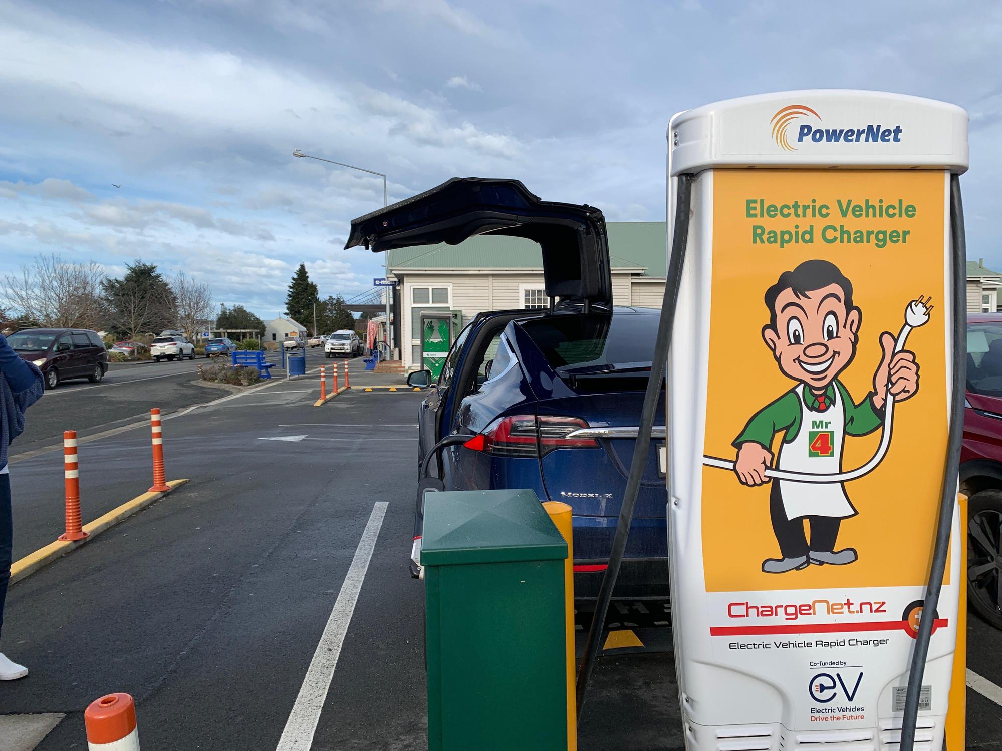 Lumsden Four Square Lumsden, Southland EV Station