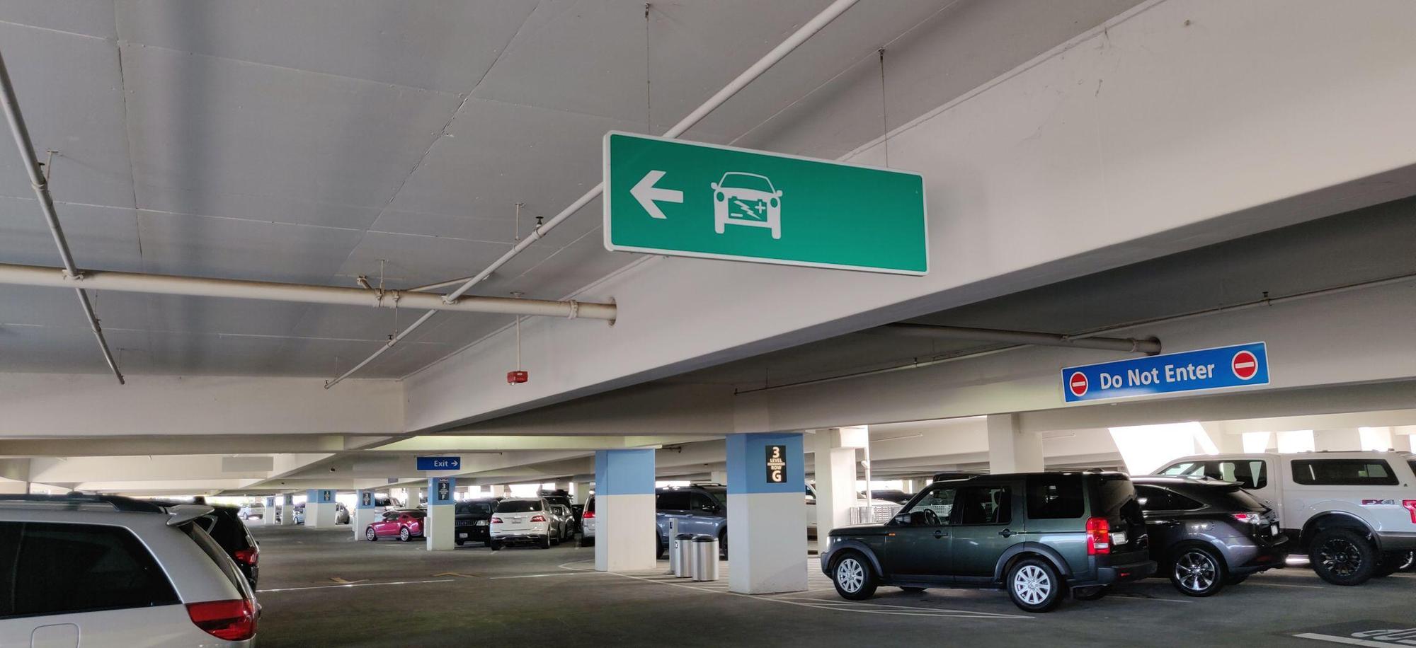 Sacramento Airport Daily Parking Garage Sacramento, CA EV Station