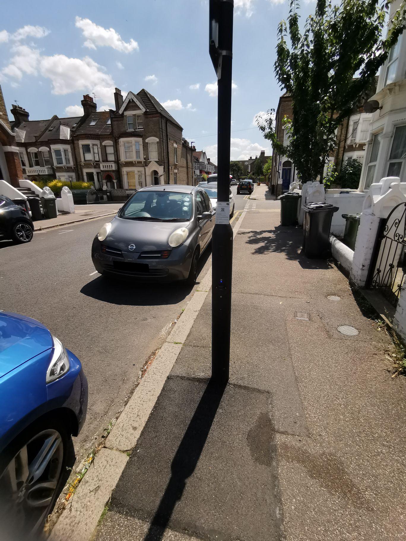 Elm Park Parking/Charging 90 Elm Park, London, SW2 2UA, GBR EV Station