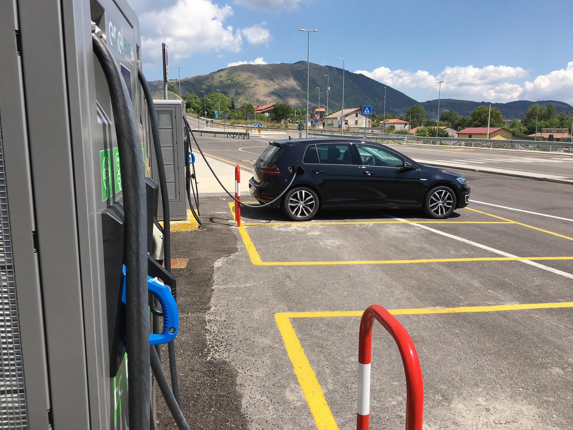 S Da Statale 19 Delle Calabrie S.da Statale 19 delle Calabrie, 85044 Lauria PZ, Italy EV Station S Da Statale 19 Delle Calabrie S.da Statale 19 delle Calabrie, 85044 Lauria PZ, Italy EV Station