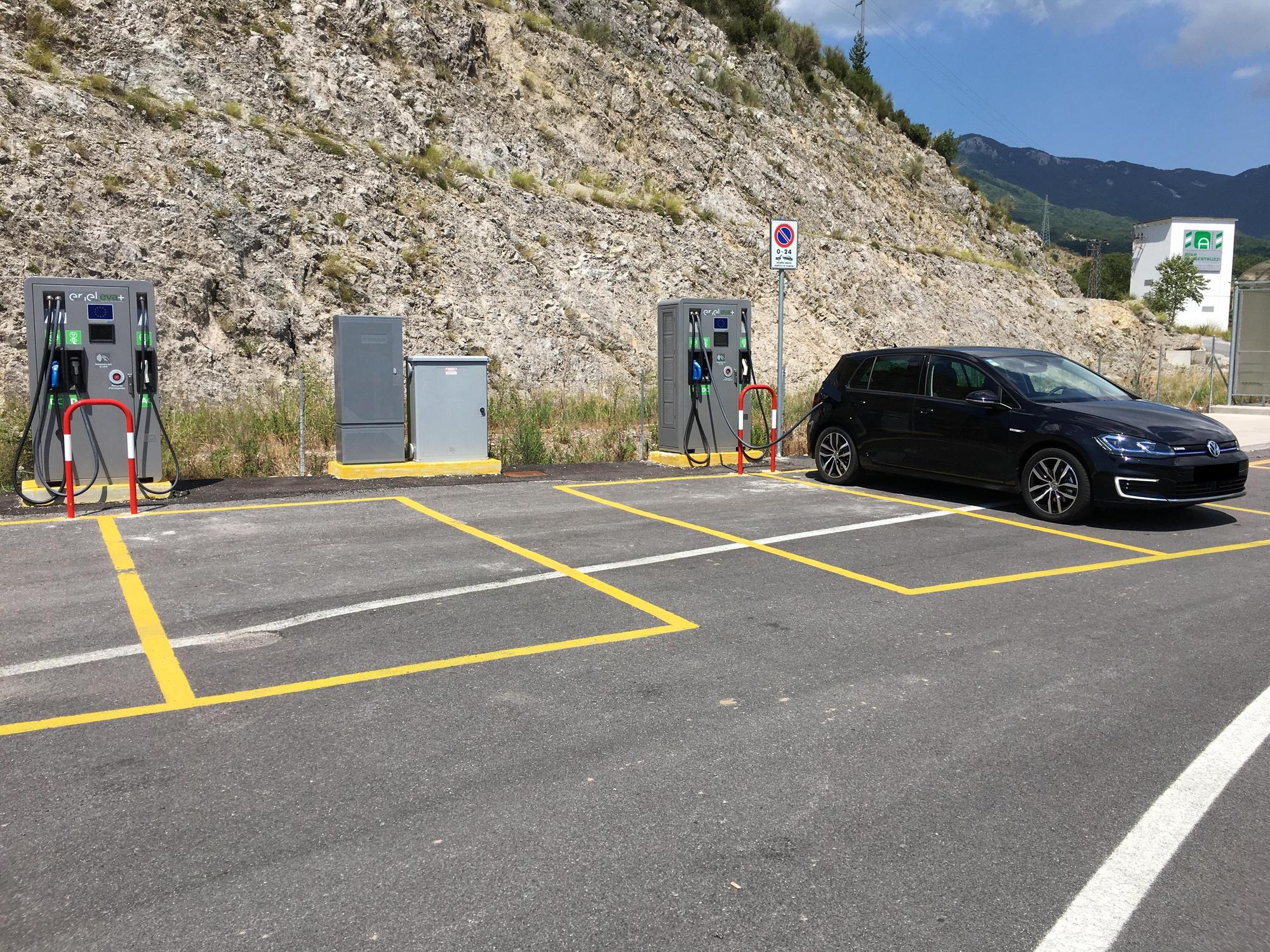 S Da Statale 19 Delle Calabrie S.da Statale 19 delle Calabrie, 85044 Lauria PZ, Italy EV Station S Da Statale 19 Delle Calabrie S.da Statale 19 delle Calabrie, 85044 Lauria PZ, Italy EV Station