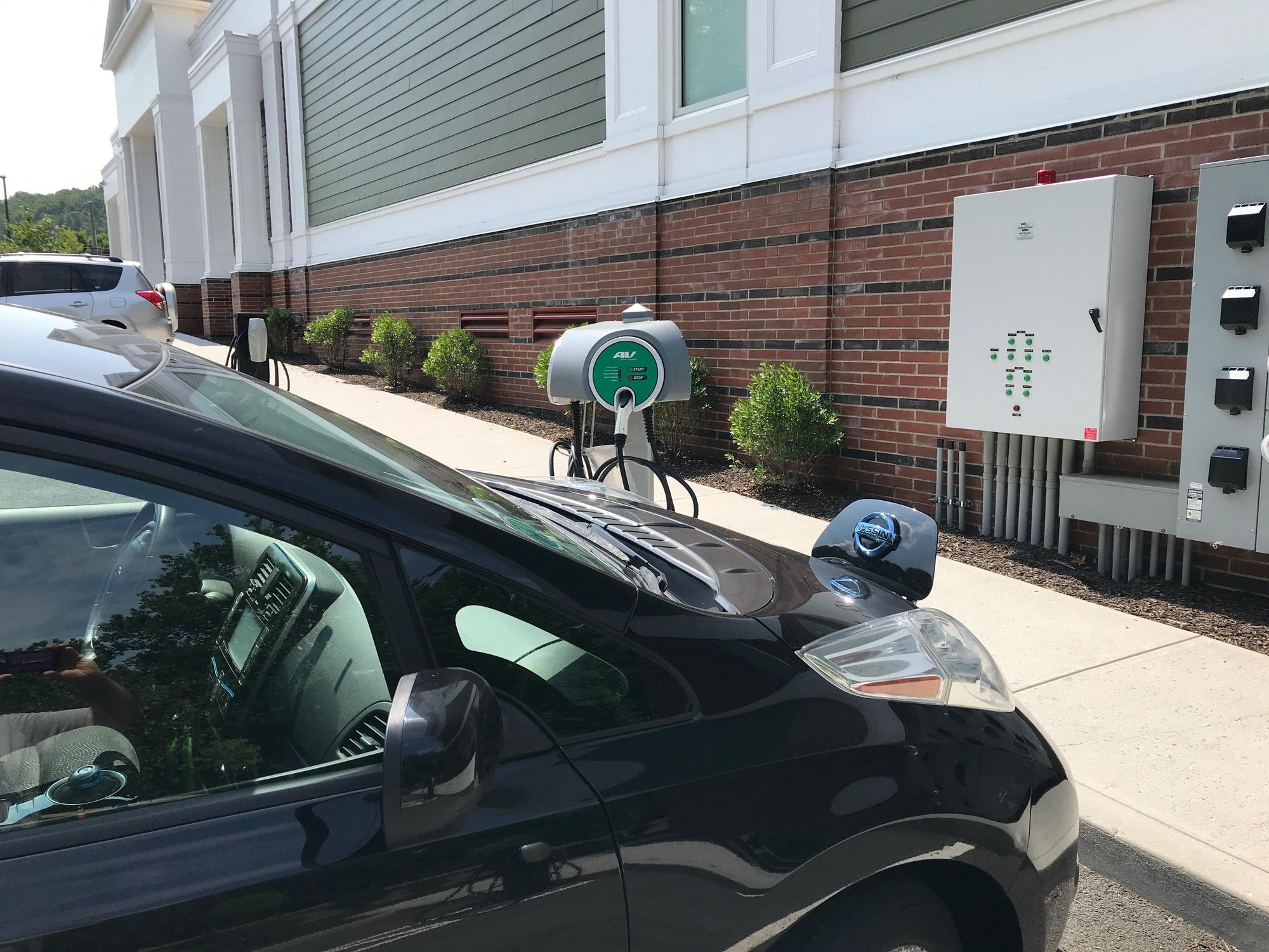 Riverview Cinemas 8 & Playhouse Southbury, CT EV Station