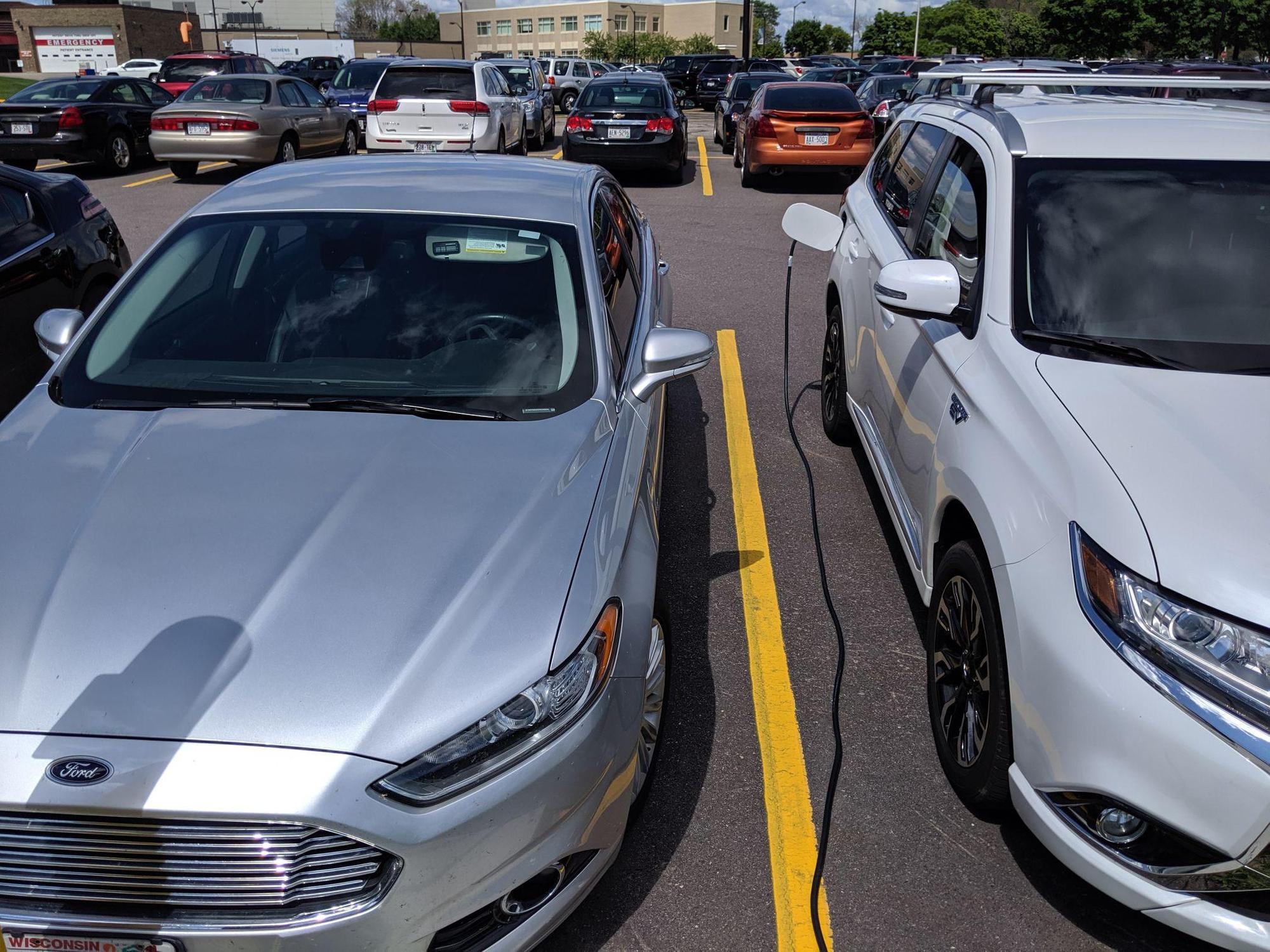 Reedsburg Area Medical Center Reedsburg, WI EV Station