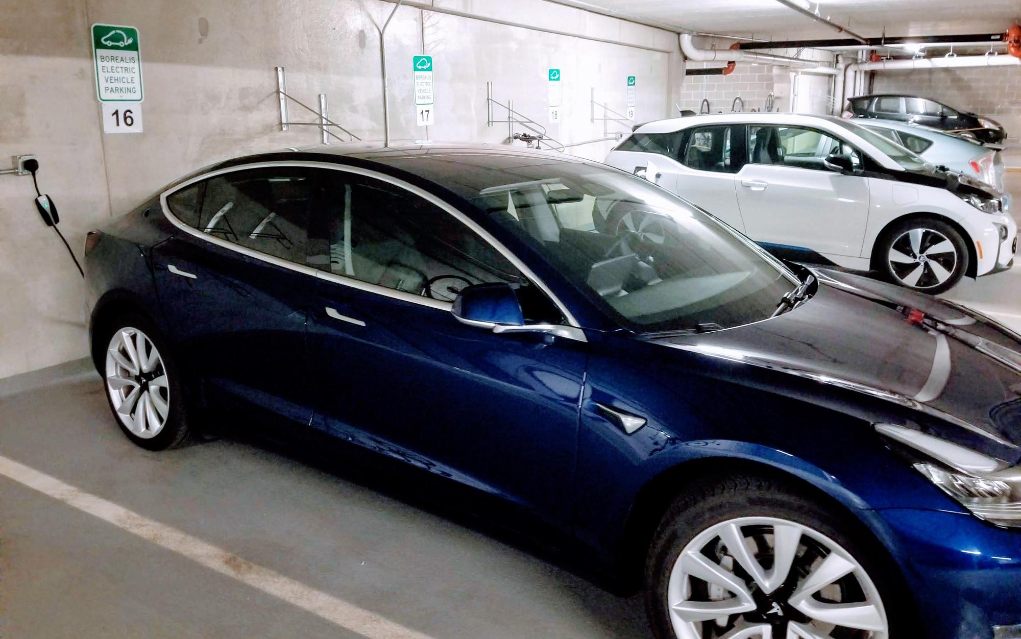 Lyndy Apartments Minneapolis, MN EV Station