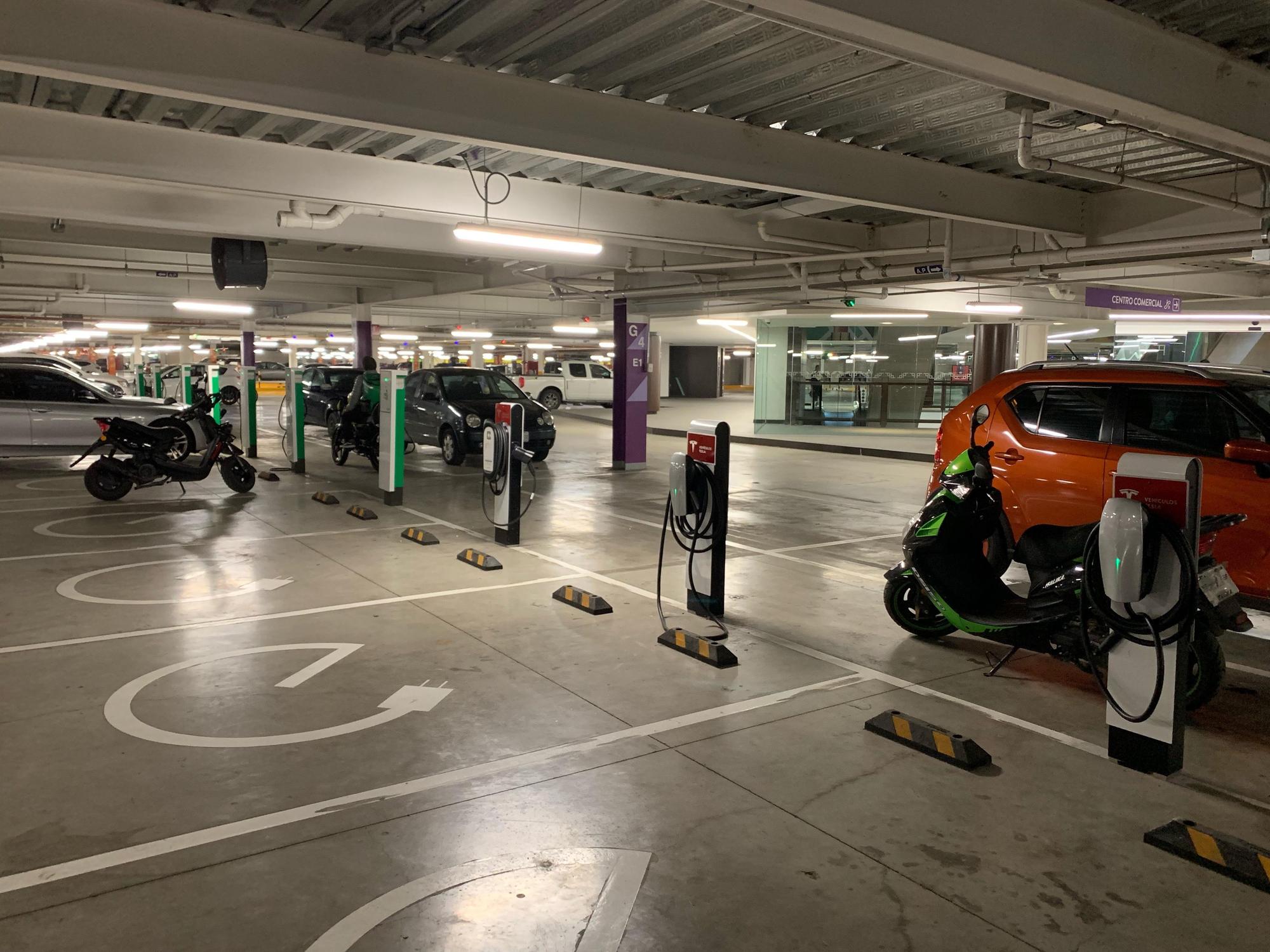 Town Square Metepec Metepec, Méx. EV Station