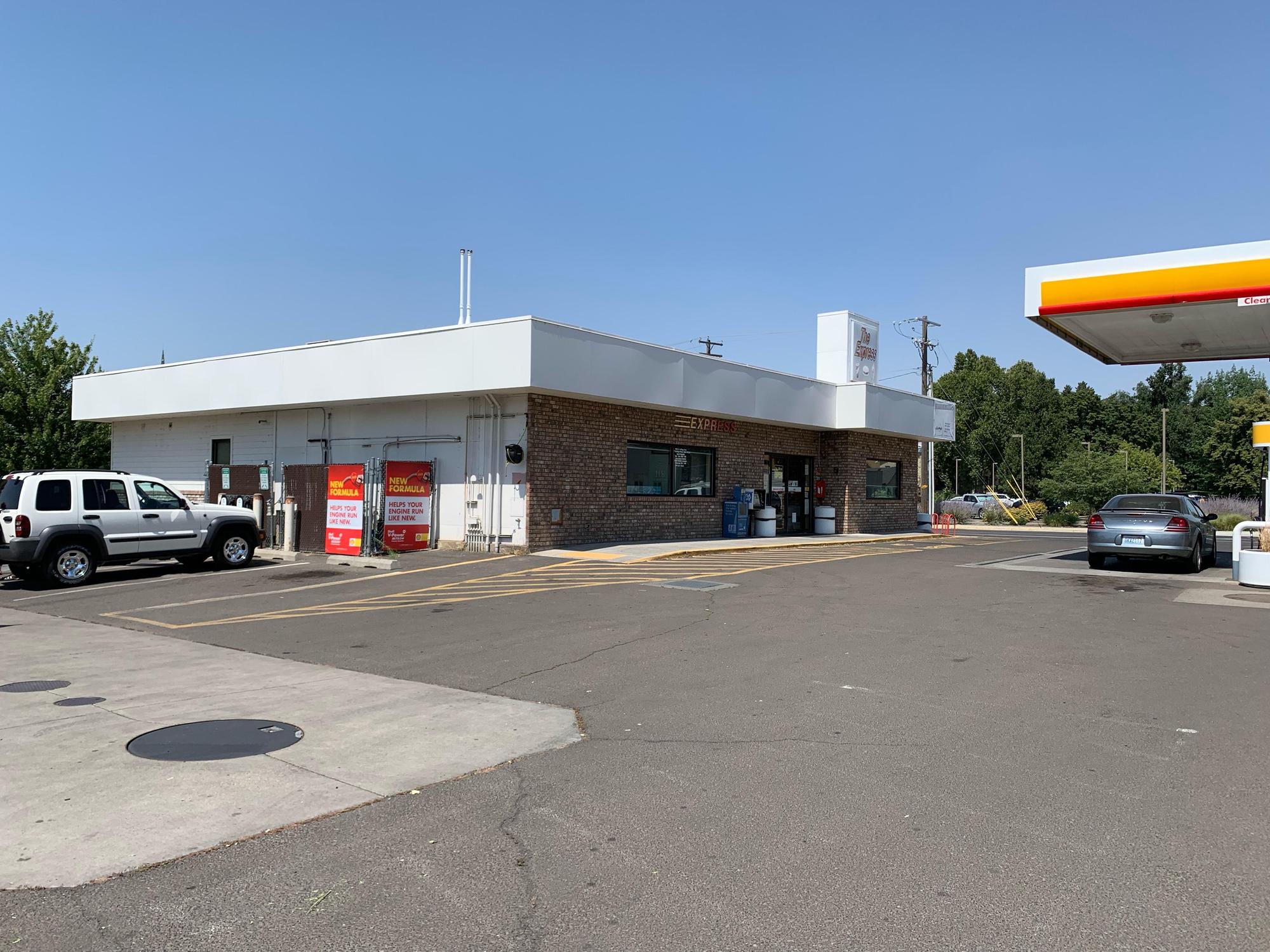 Dairy Express (Shell) College Place, WA EV Station
