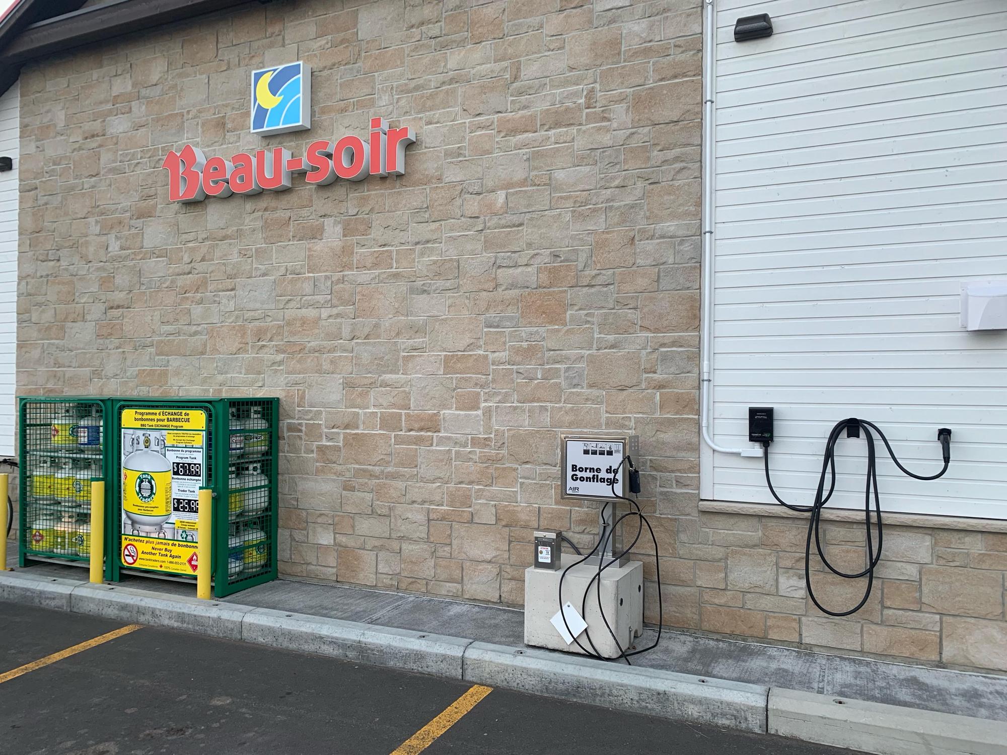 Beau Soir SaintSiméondeBonaventure, QC EV Station