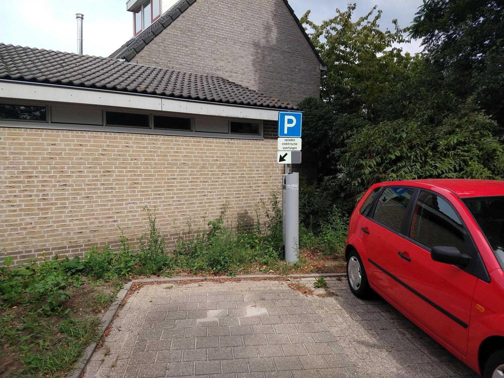 Paalakker Parkeren / Opladen Deventer, OV EV Station