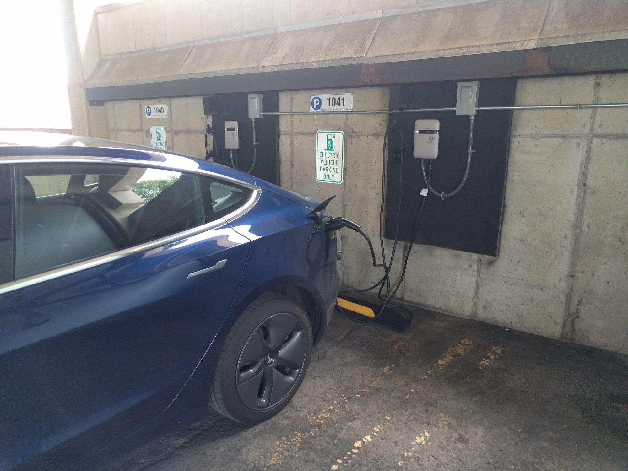 Elm Street Parking Garage Nashua, NH EV Station