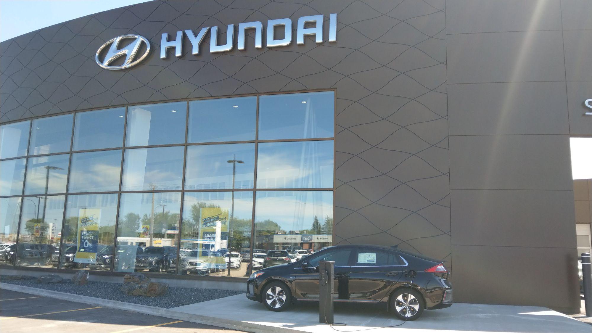 Winnipeg Hyundai Winnipeg, MB EV Station